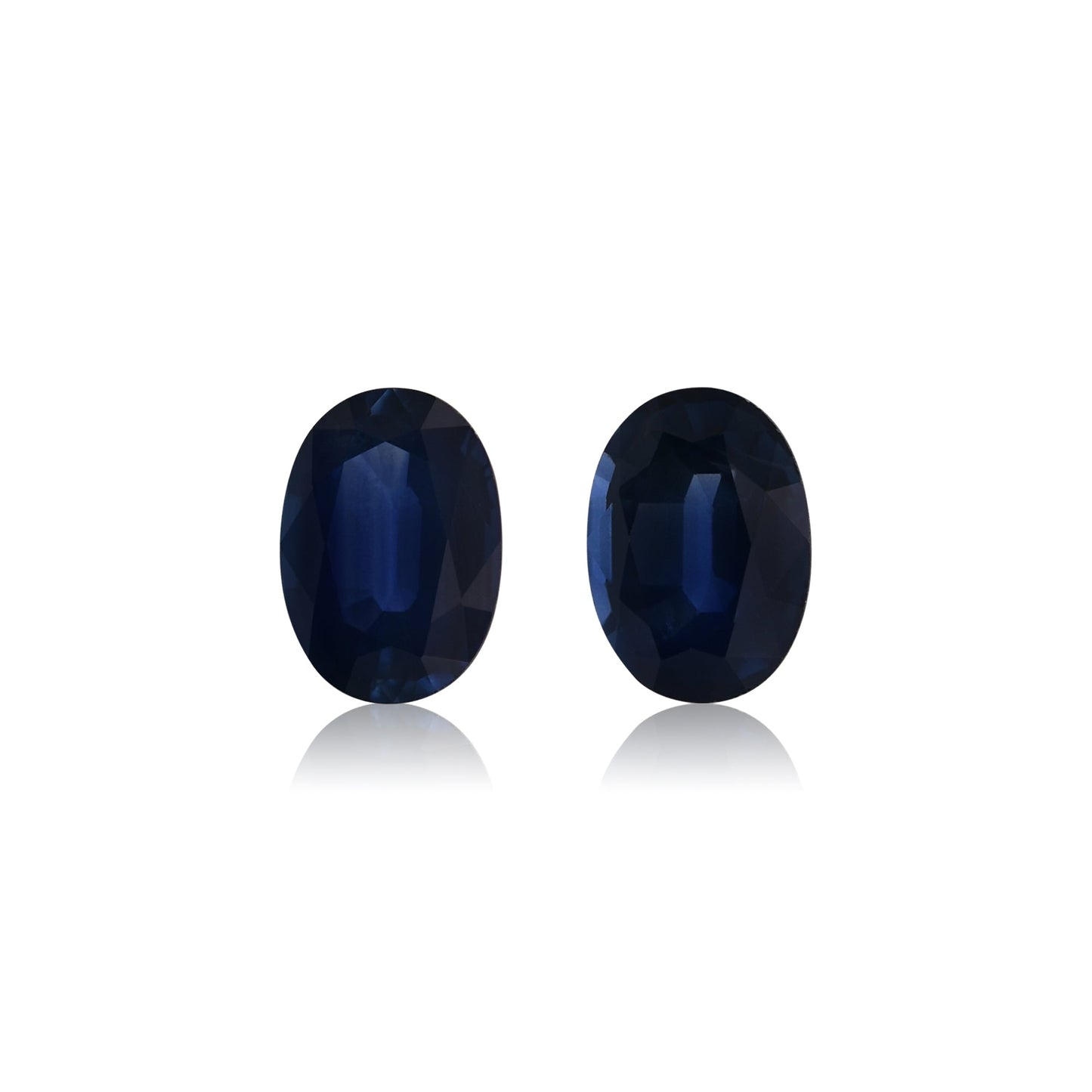 2,07 Karat blauer ovaler thailändischer Saphir