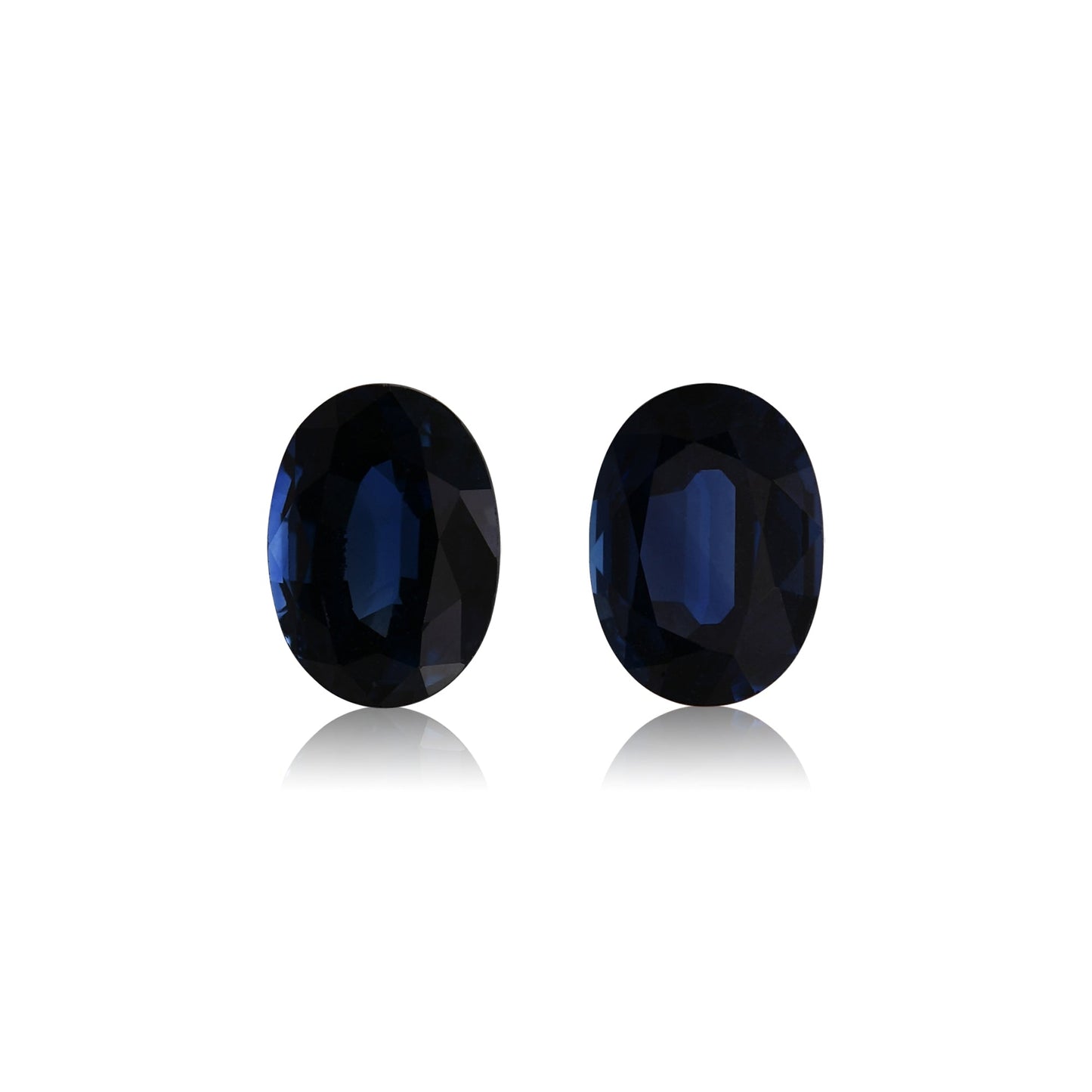 2,24 Karat blauer ovaler thailändischer Saphir