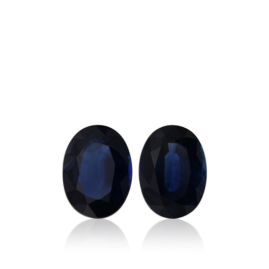 1,96 Karat blauer ovaler thailändischer Saphir
