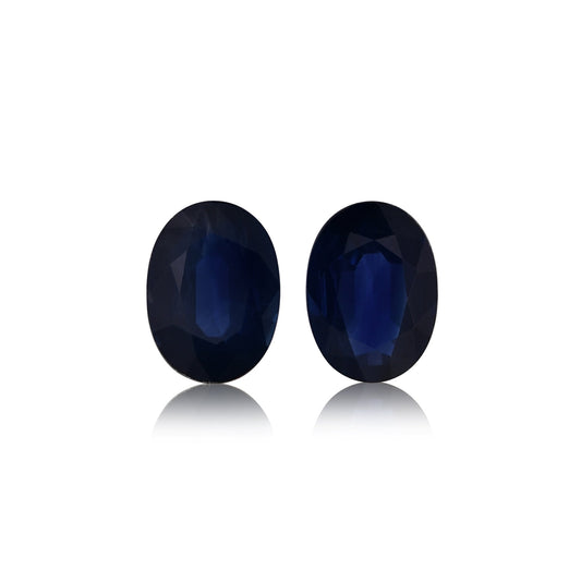 1,72 Karat blauer ovaler thailändischer Saphir