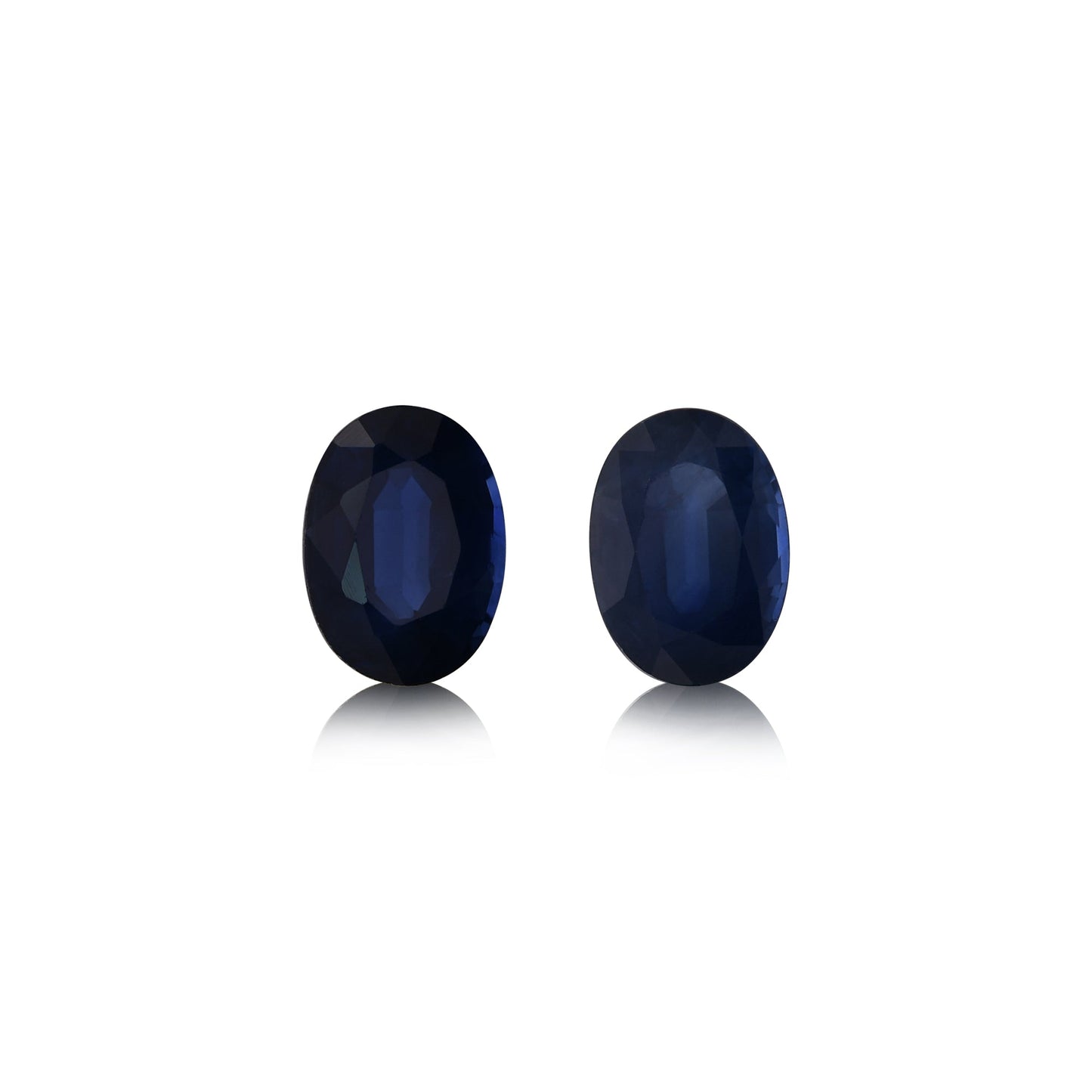 2,32 Karat blauer ovaler thailändischer Saphir