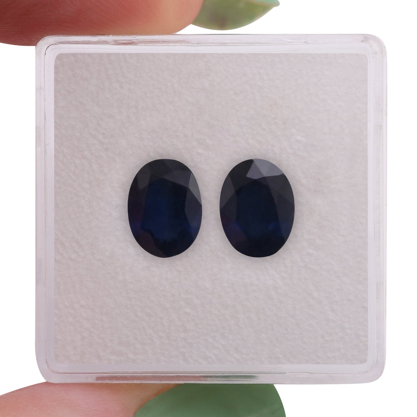 2,72 Karat blauer ovaler thailändischer Saphir