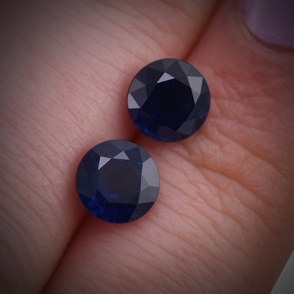 2,68 Karat blauer runder thailändischer Saphir
