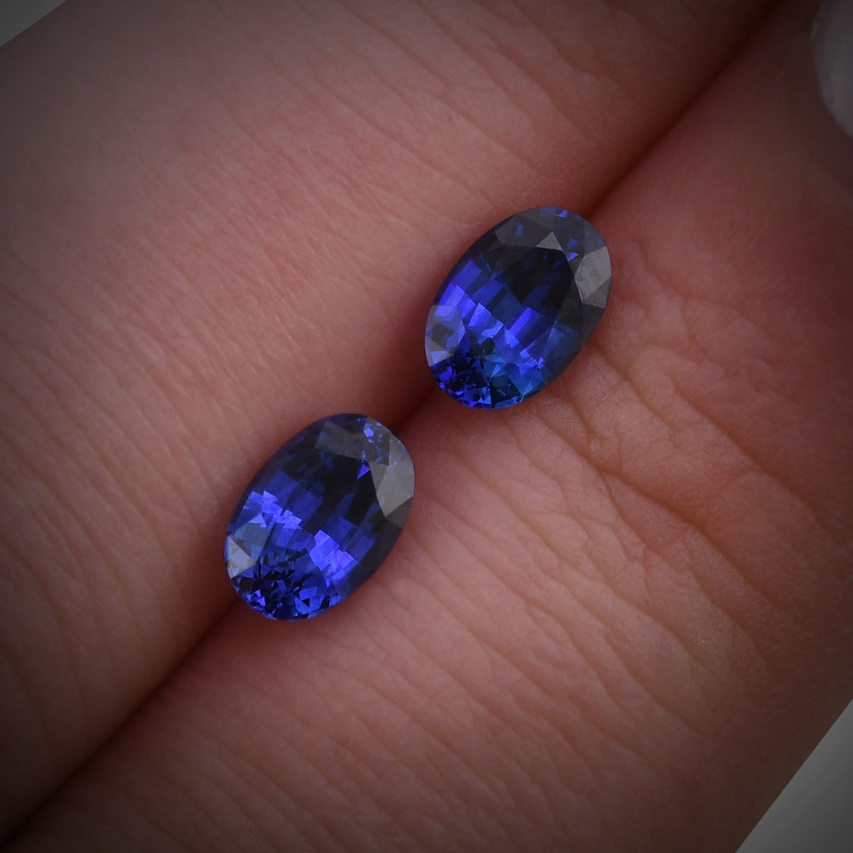 1,64 Karat blauer ovaler Saphir aus Sri Lanka