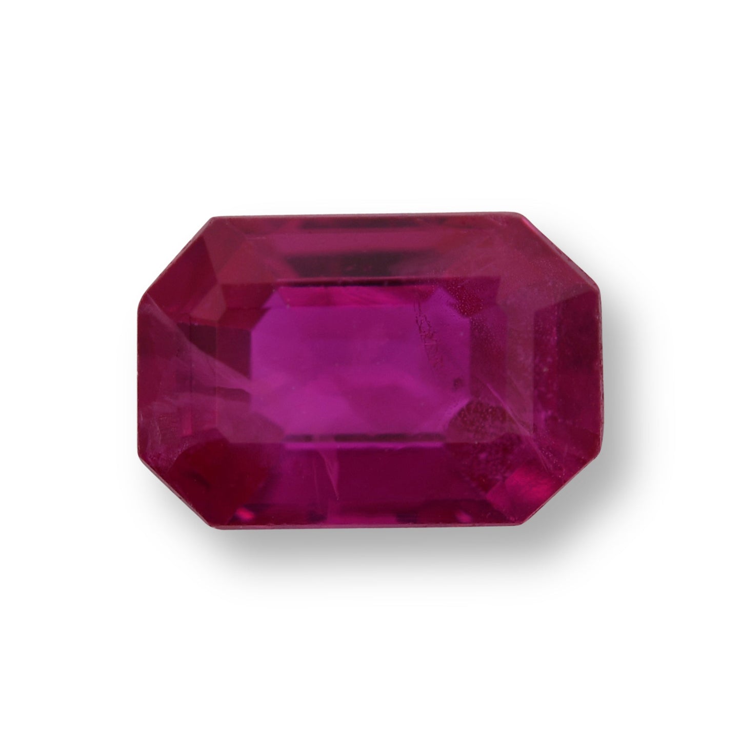 0,57 Karat roter burmesischer Smaragdrubin