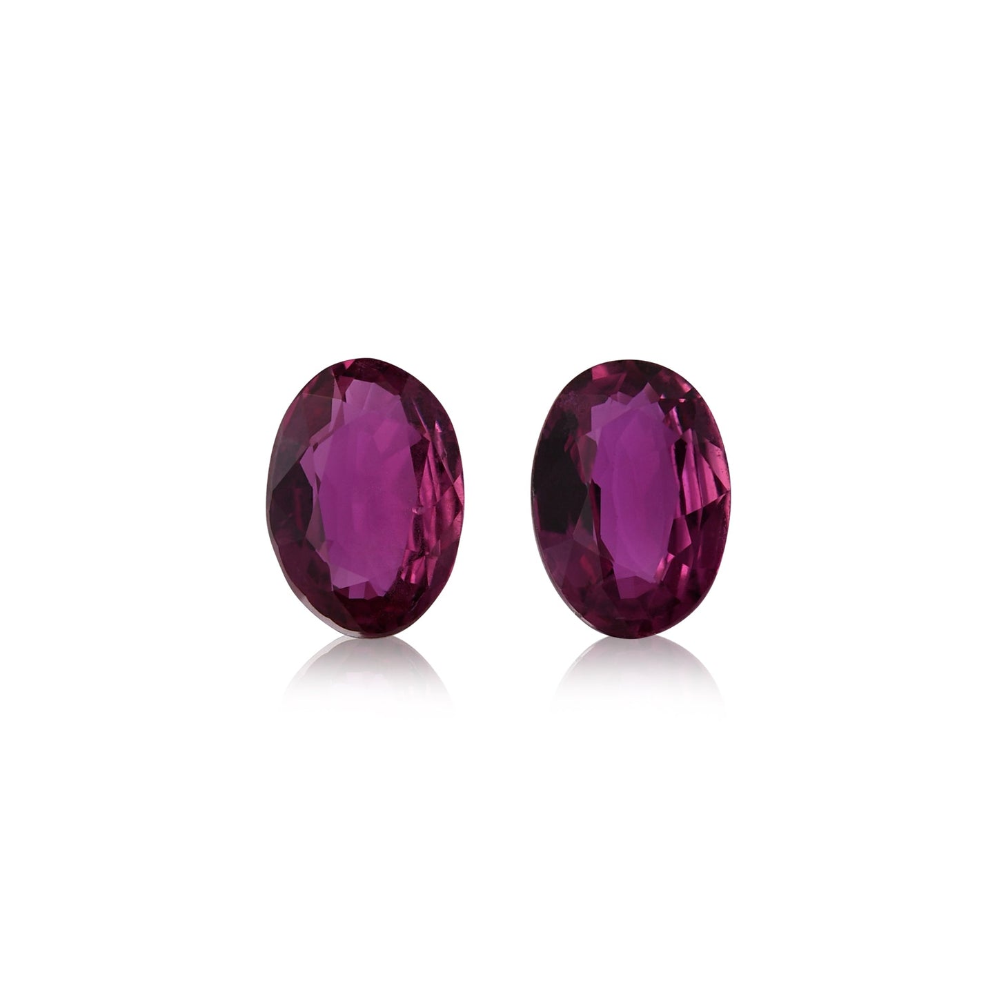 1,35 Karat roter ovaler Rubin aus Thailand