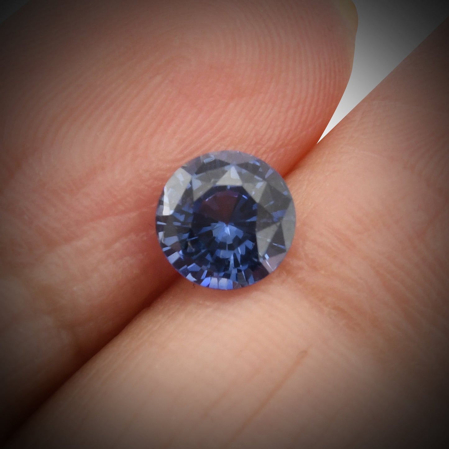 1,18 Karat blauer runder Saphir aus Sri Lanka