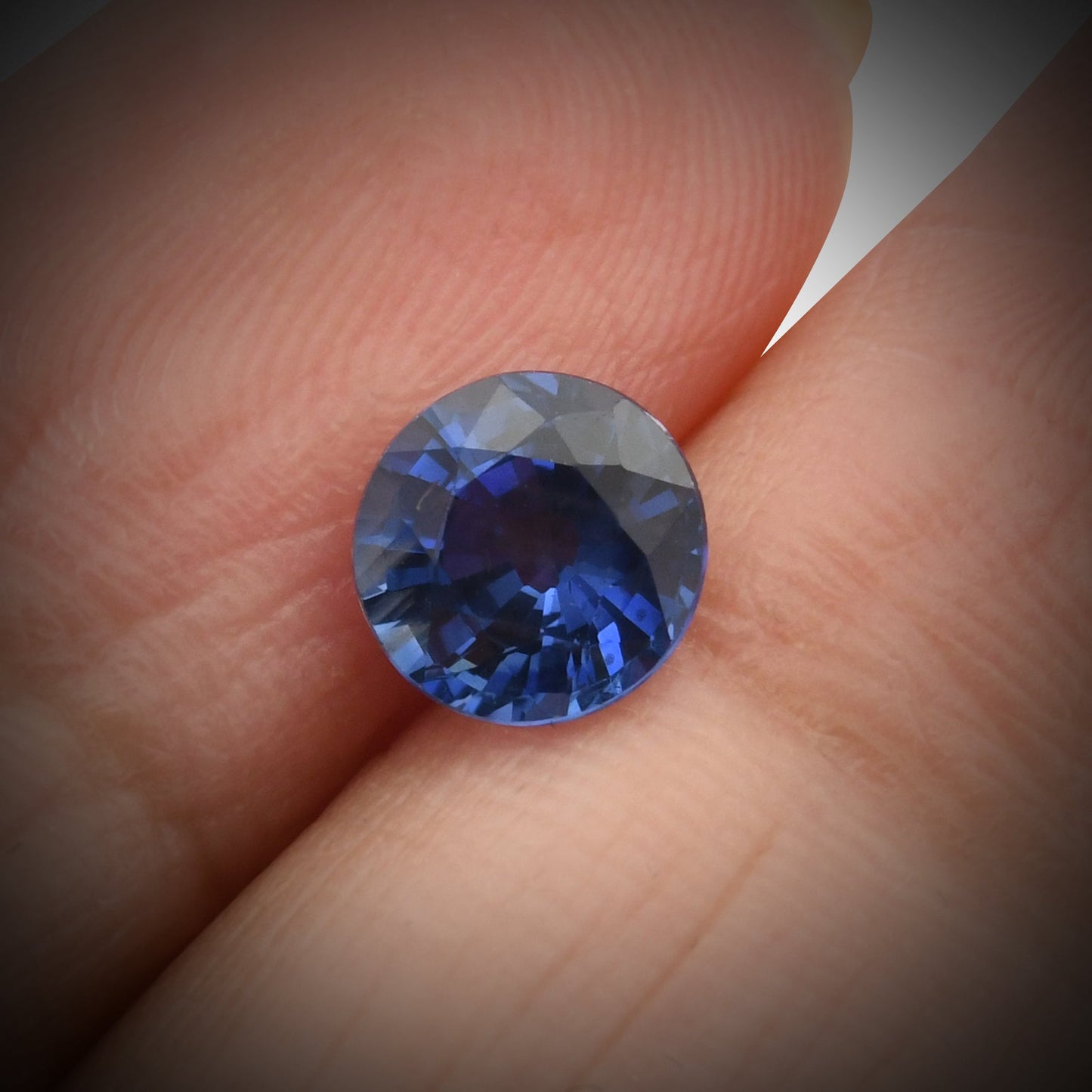 1,14 Karat blauer runder Saphir aus Sri Lanka