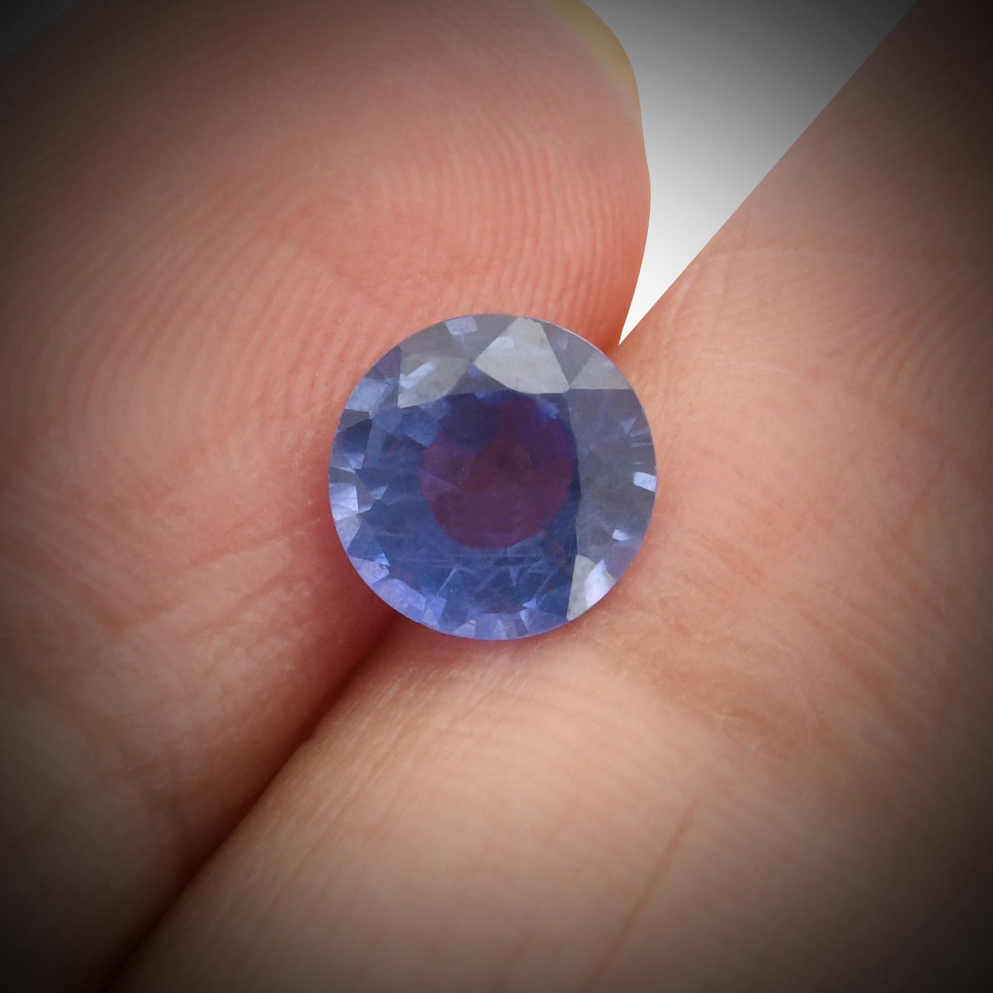1,17 Karat blauer runder Saphir aus Sri Lanka