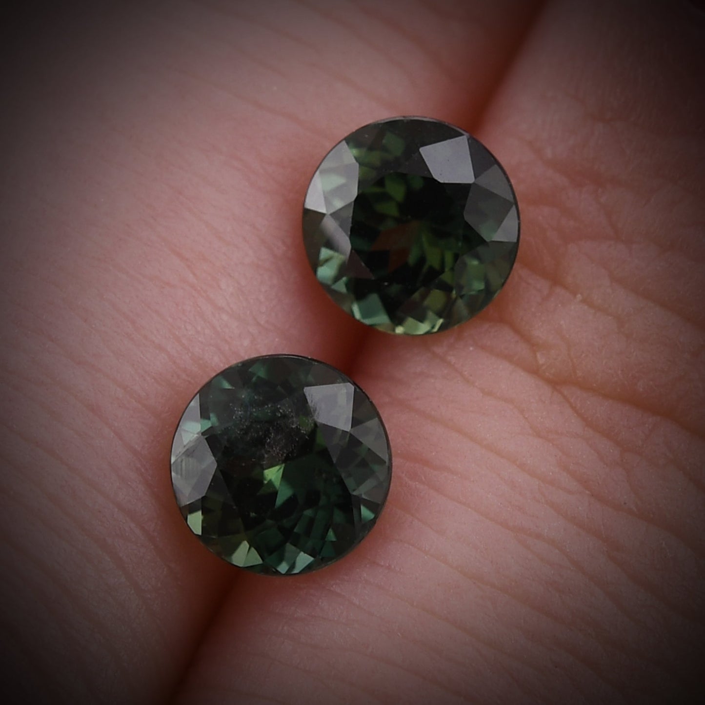 2,18 Karat grüner runder MADAGASCAR-Saphir
