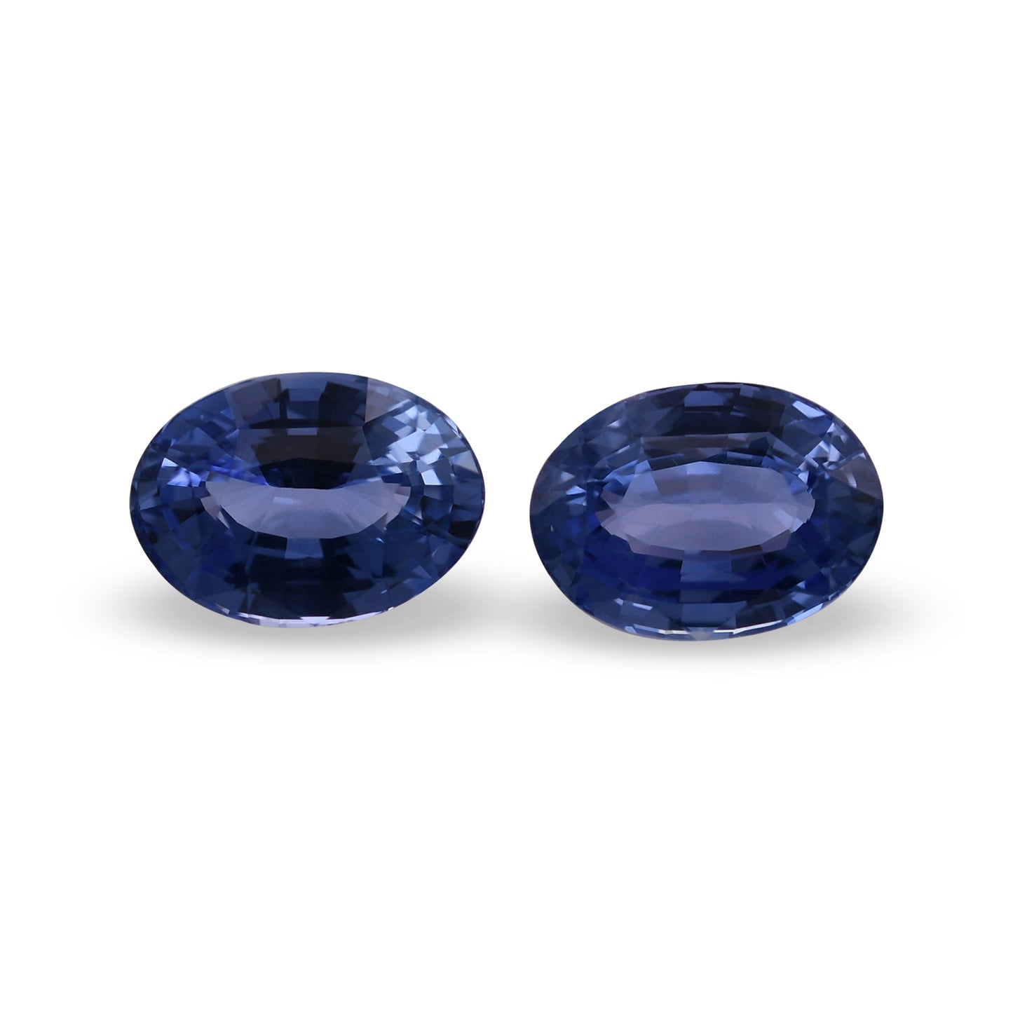 4,88 Karat blauer ovaler Saphir aus Sri Lanka