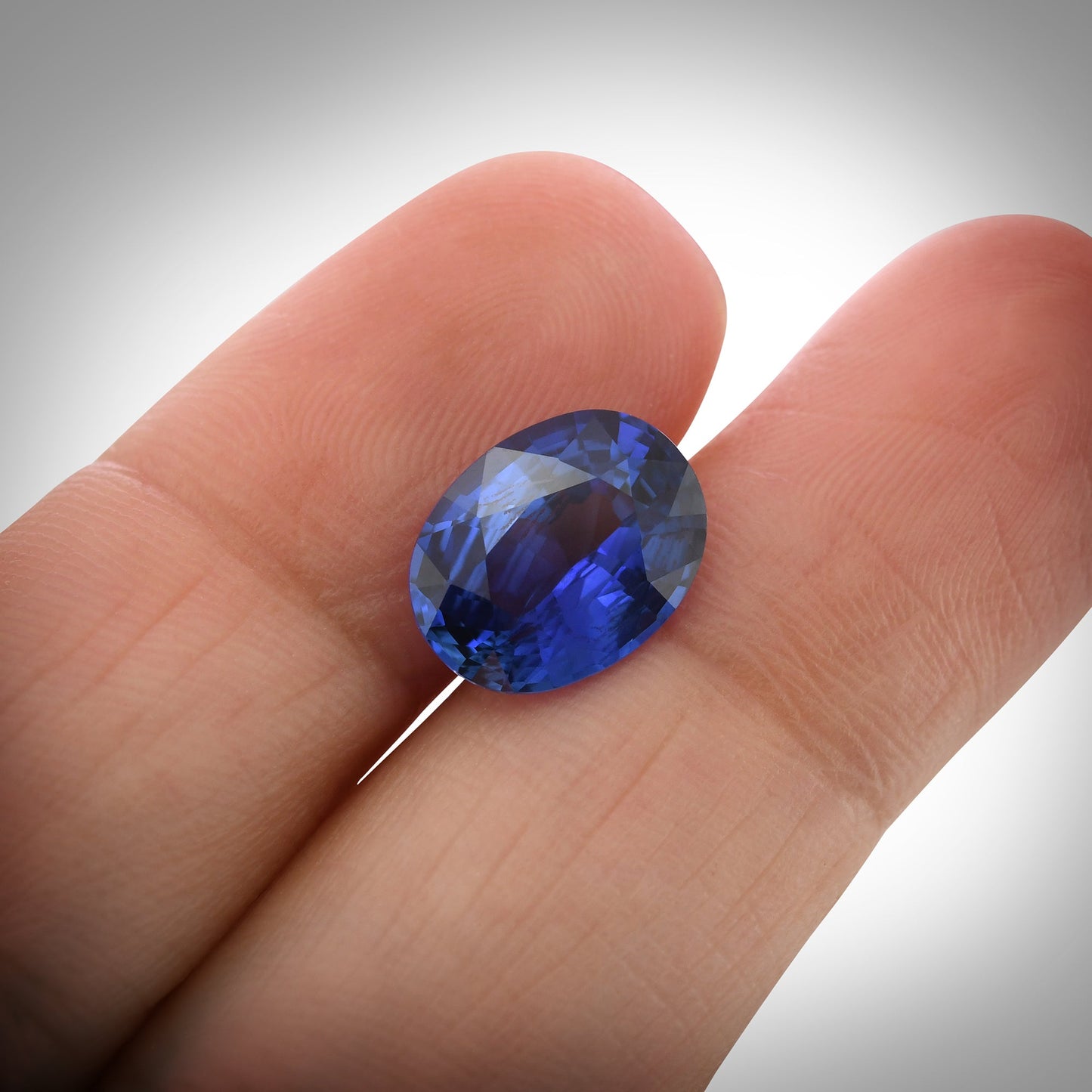 4,19 Karat blauer ovaler Saphir aus Sri Lanka (GRS)