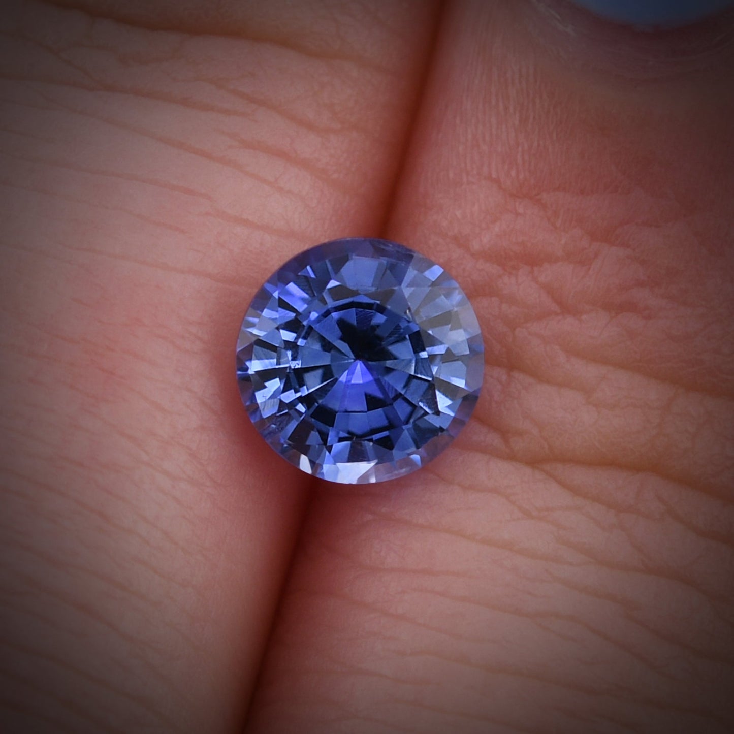 1,51 Karat blauer runder Saphir aus Sri Lanka