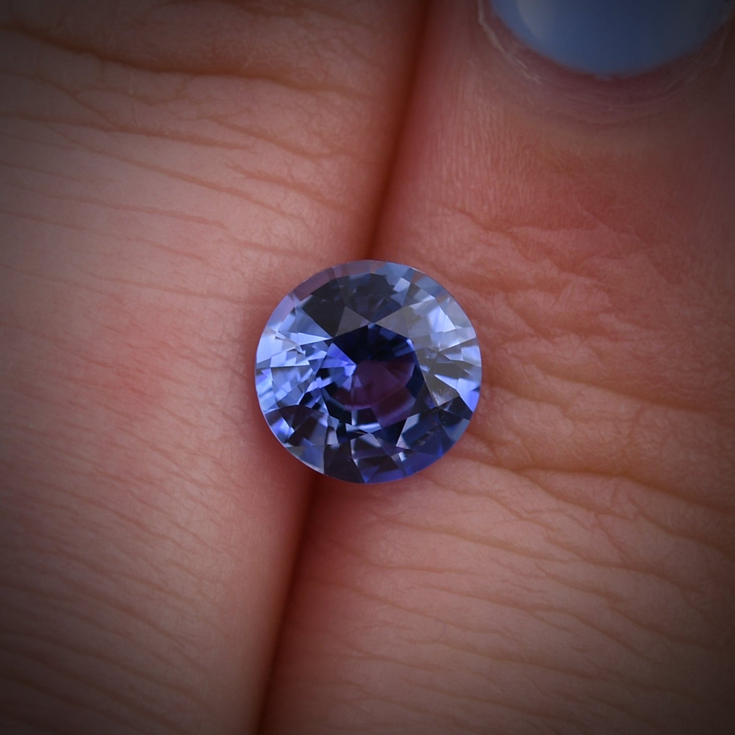 1,36 Karat blauer runder Saphir aus Sri Lanka