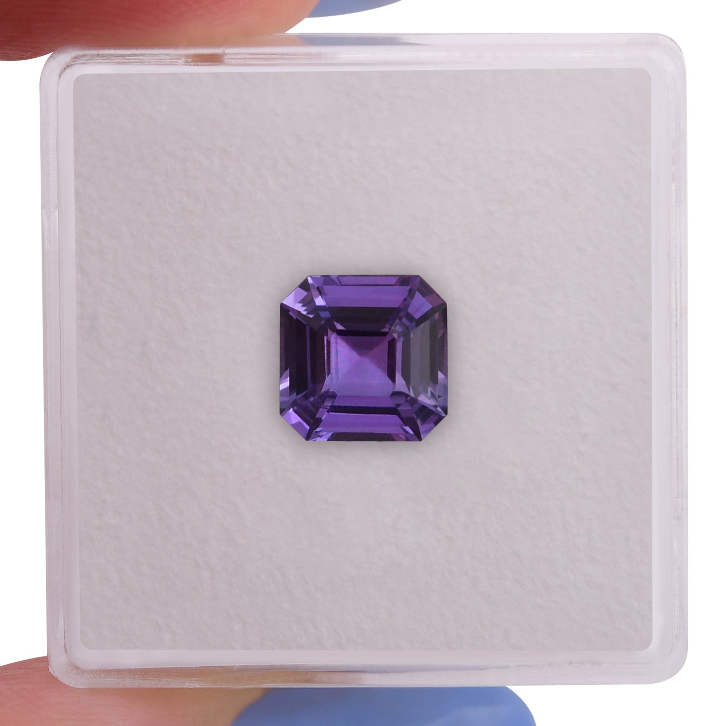 2,09 Karat violetter quadratischer Smaragd-Saphir aus Madagaskar
