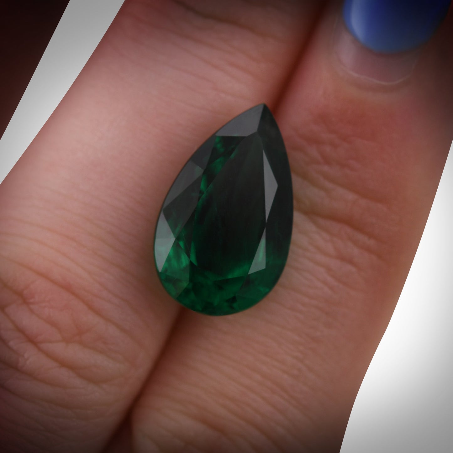 8,19 Karat grüner sambischer Birnen-Smaragd GRS