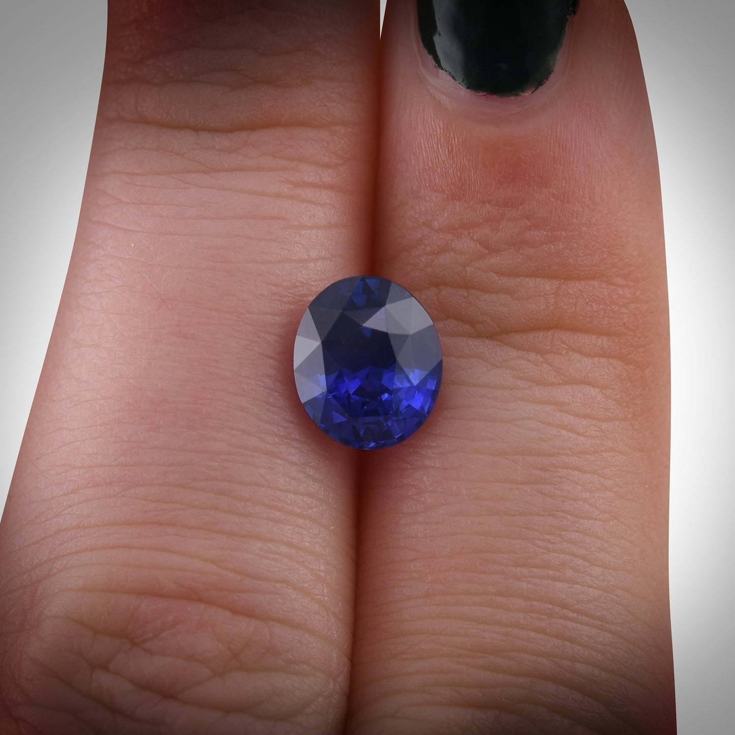2,72 Karat blauer ovaler Saphir aus Sri Lanka