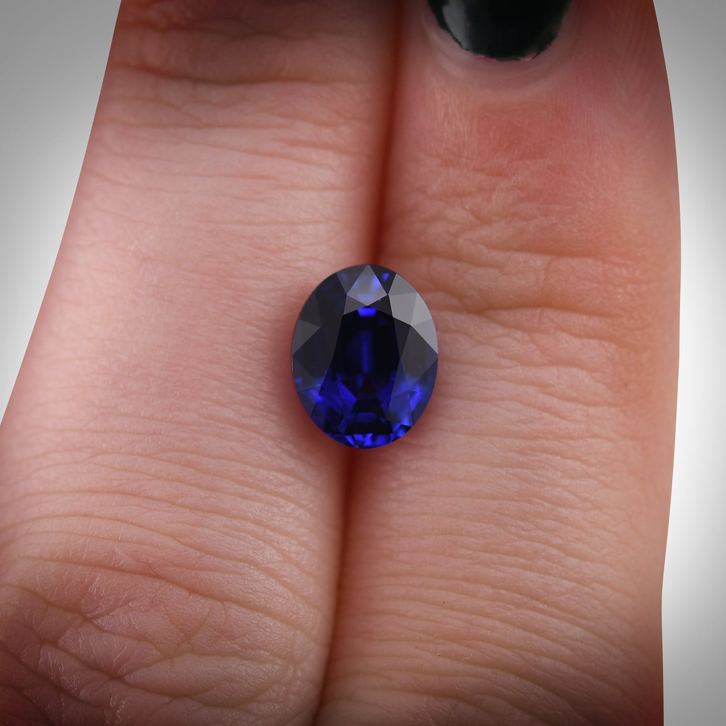 2,53 Karat blauer ovaler Saphir aus Sri Lanka