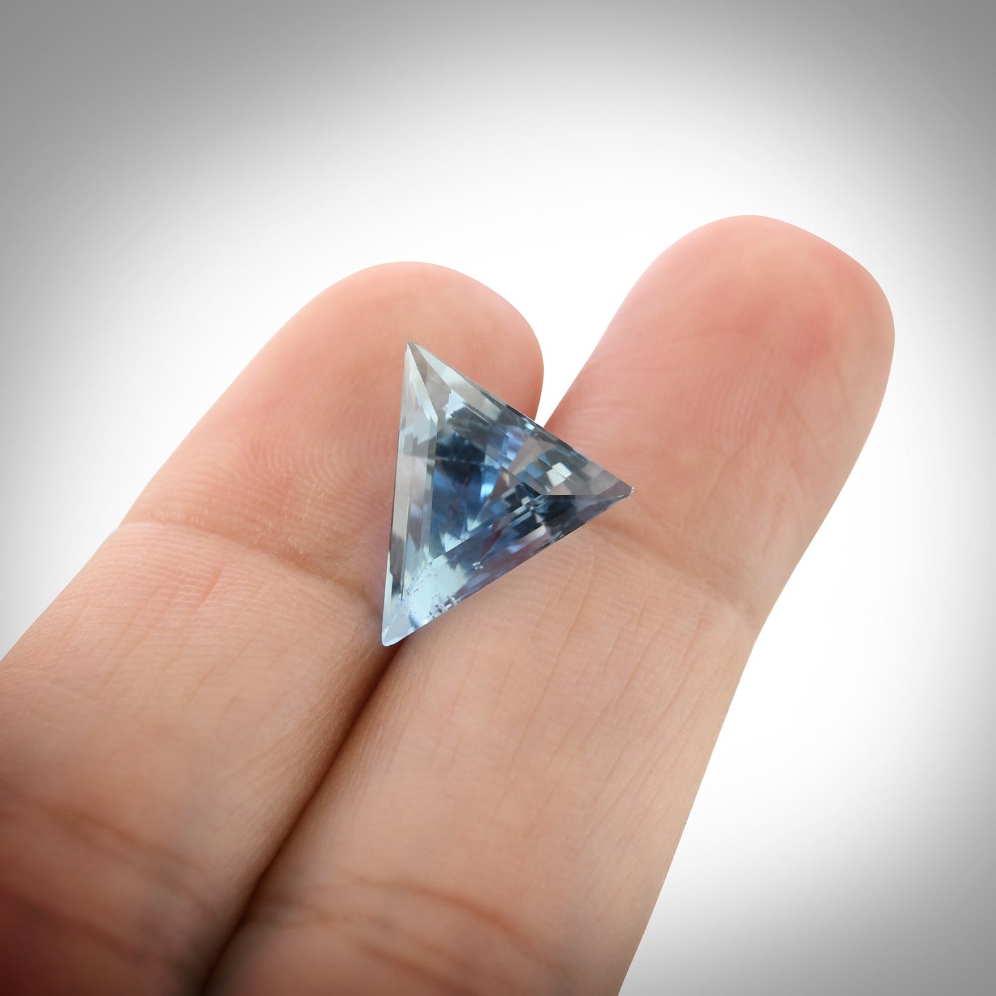 4.68 Carat Blue BRAZILLIAN Triangle Aquamarine