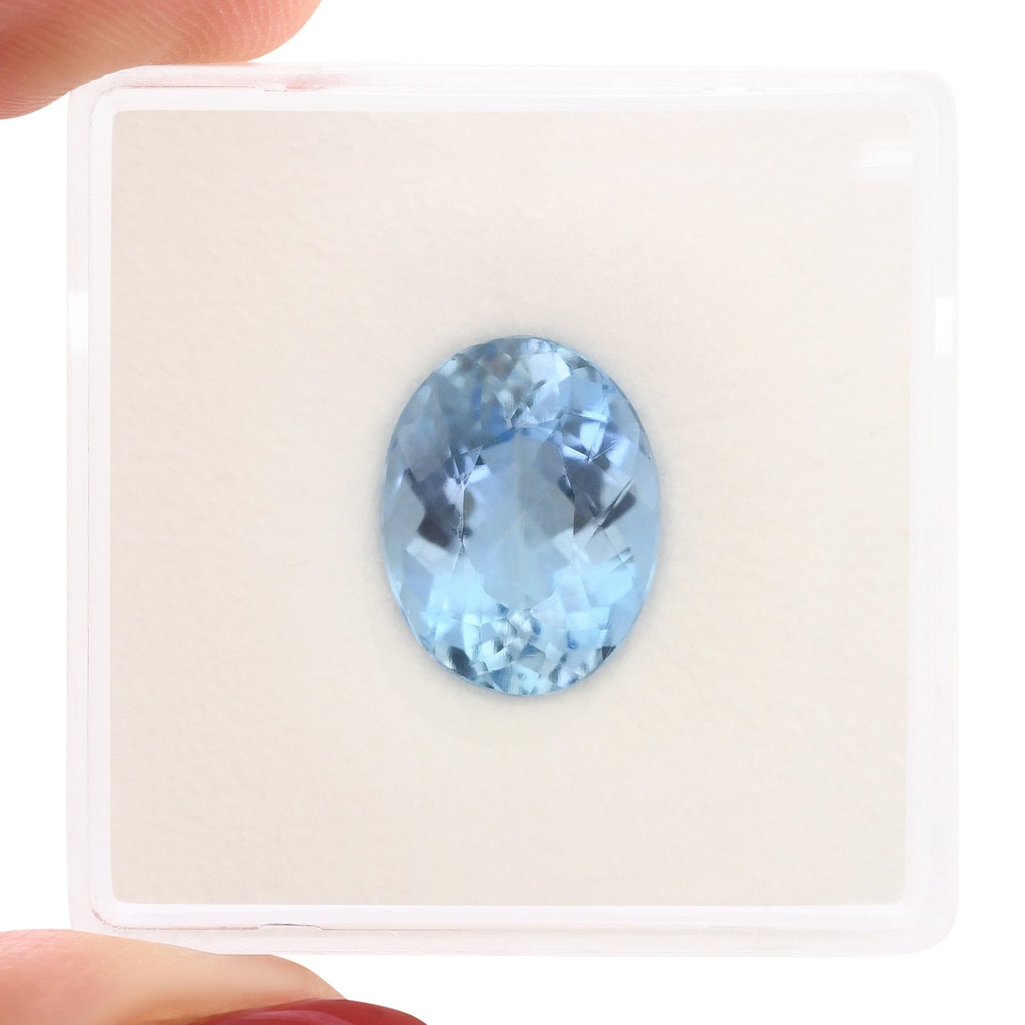 3,77 Karat blauer brasilianischer ovaler Aquamarin