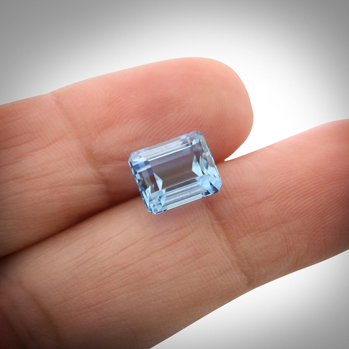 3,02 Karat blauer brasilianischer achteckiger Aquamarin