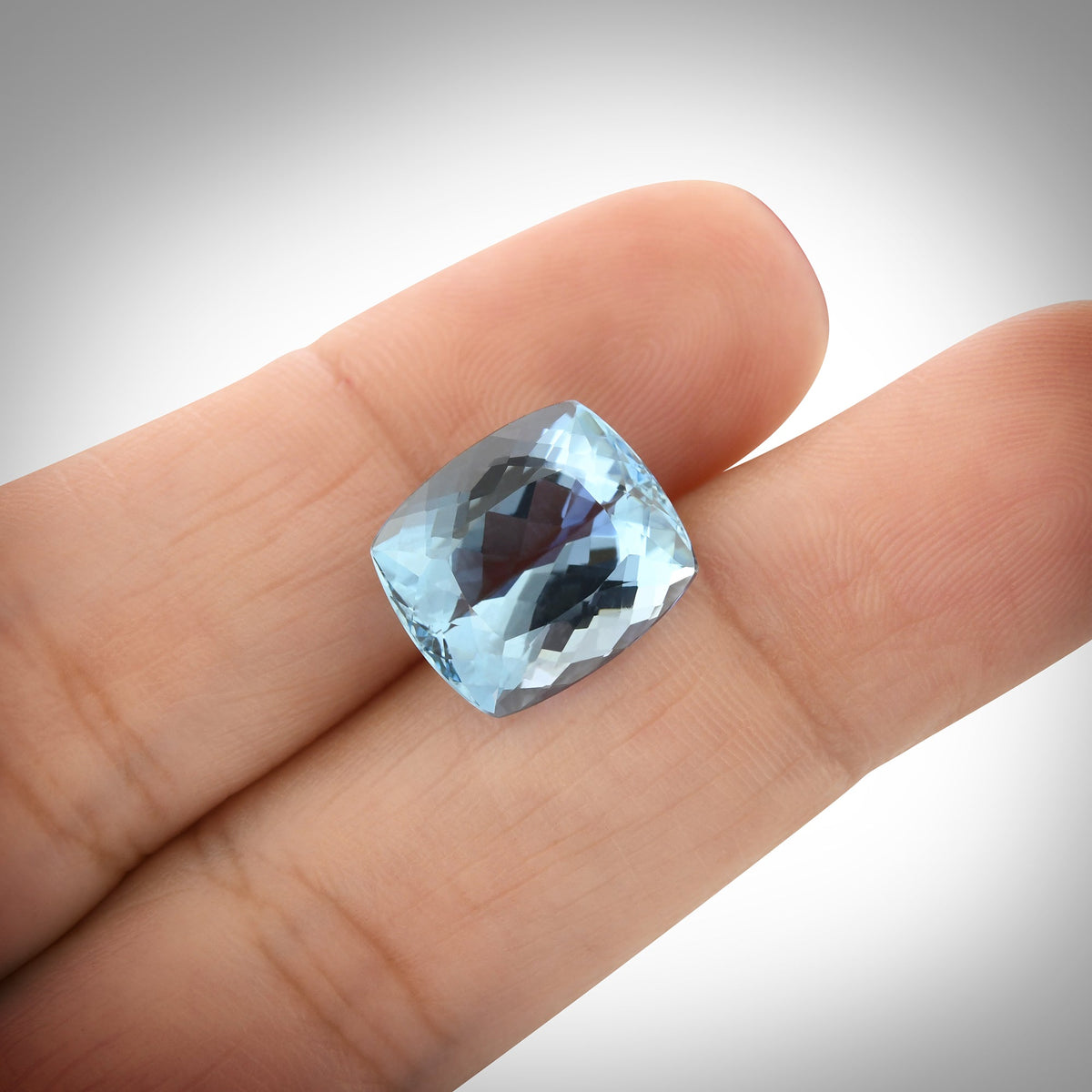 7,17 Karat blauer brasilianischer Kissen-Aquamarin
