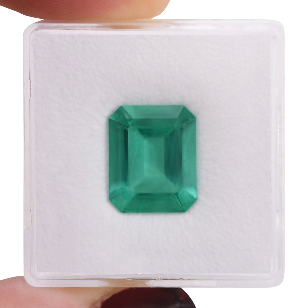 Smaragdgrün | 3,9 ct | Grün | MUZO | Ref. 645840