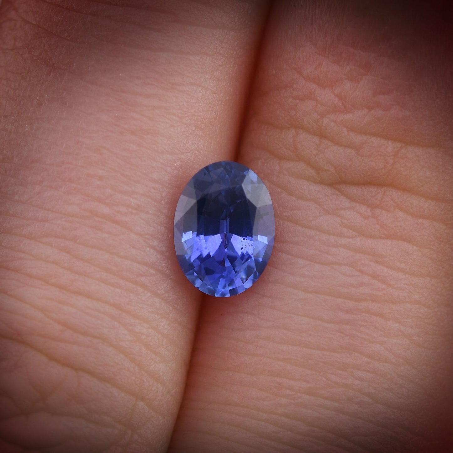 1,25 Karat blauer ovaler Saphir aus Sri Lanka