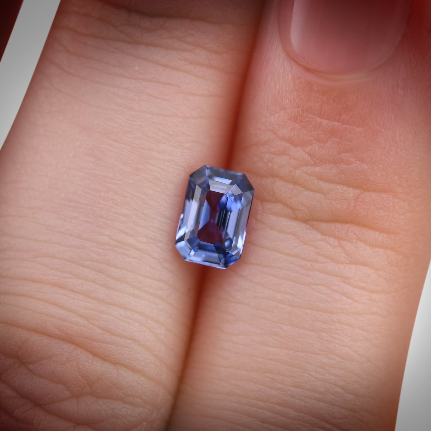 1,07 Karat blauer Smaragd-Saphir aus Sri Lanka