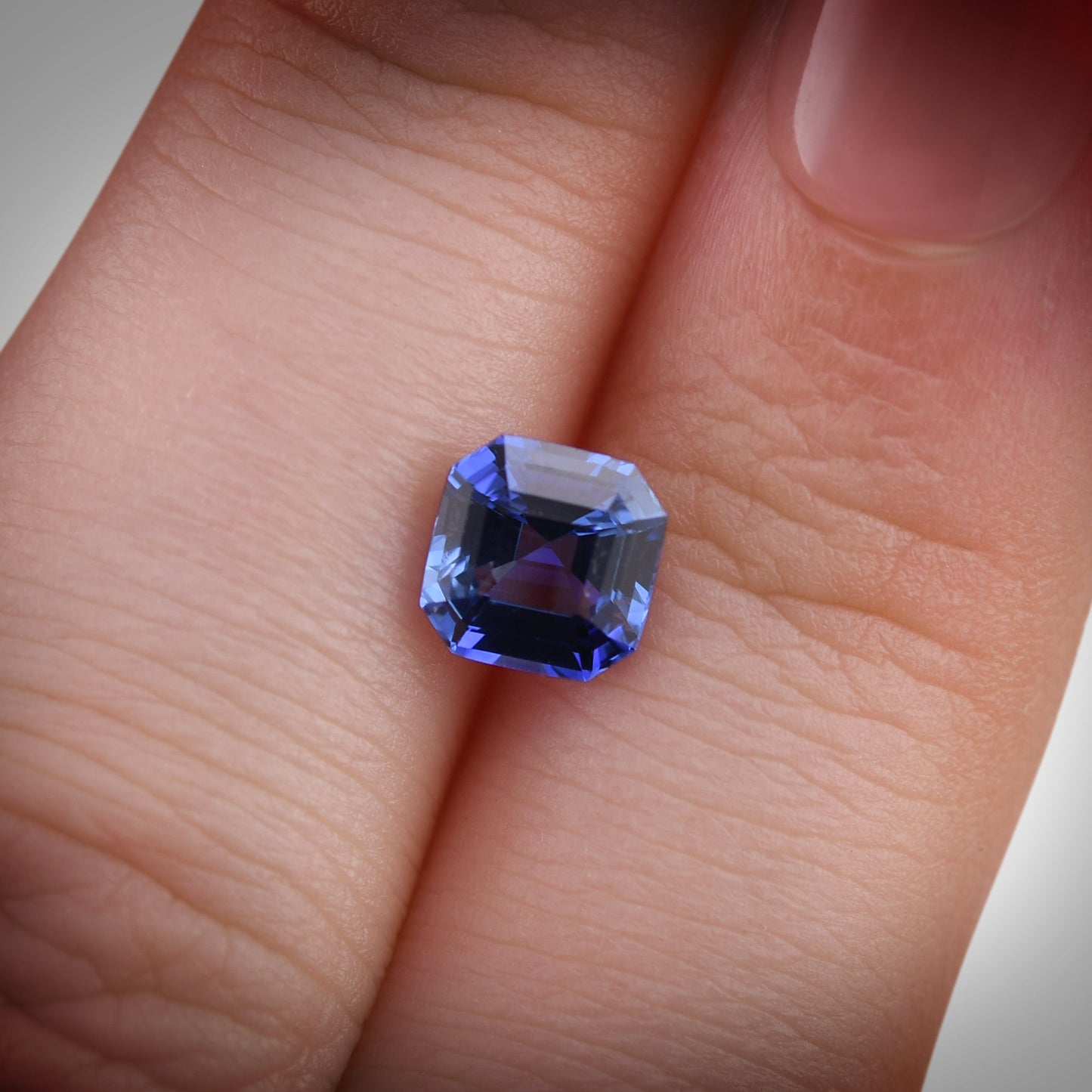 1,49 Karat blauer Smaragd-Saphir aus Sri Lanka