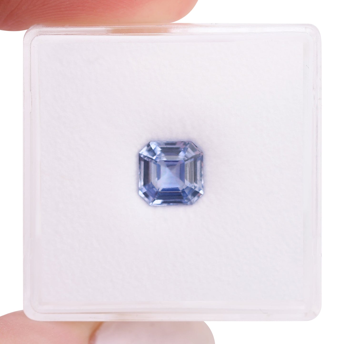 1,35 Karat blauer Smaragd-Saphir aus Sri Lanka