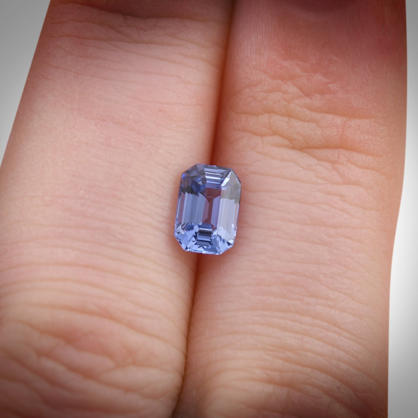1,22 Karat blauer Smaragd-Saphir aus Sri Lanka