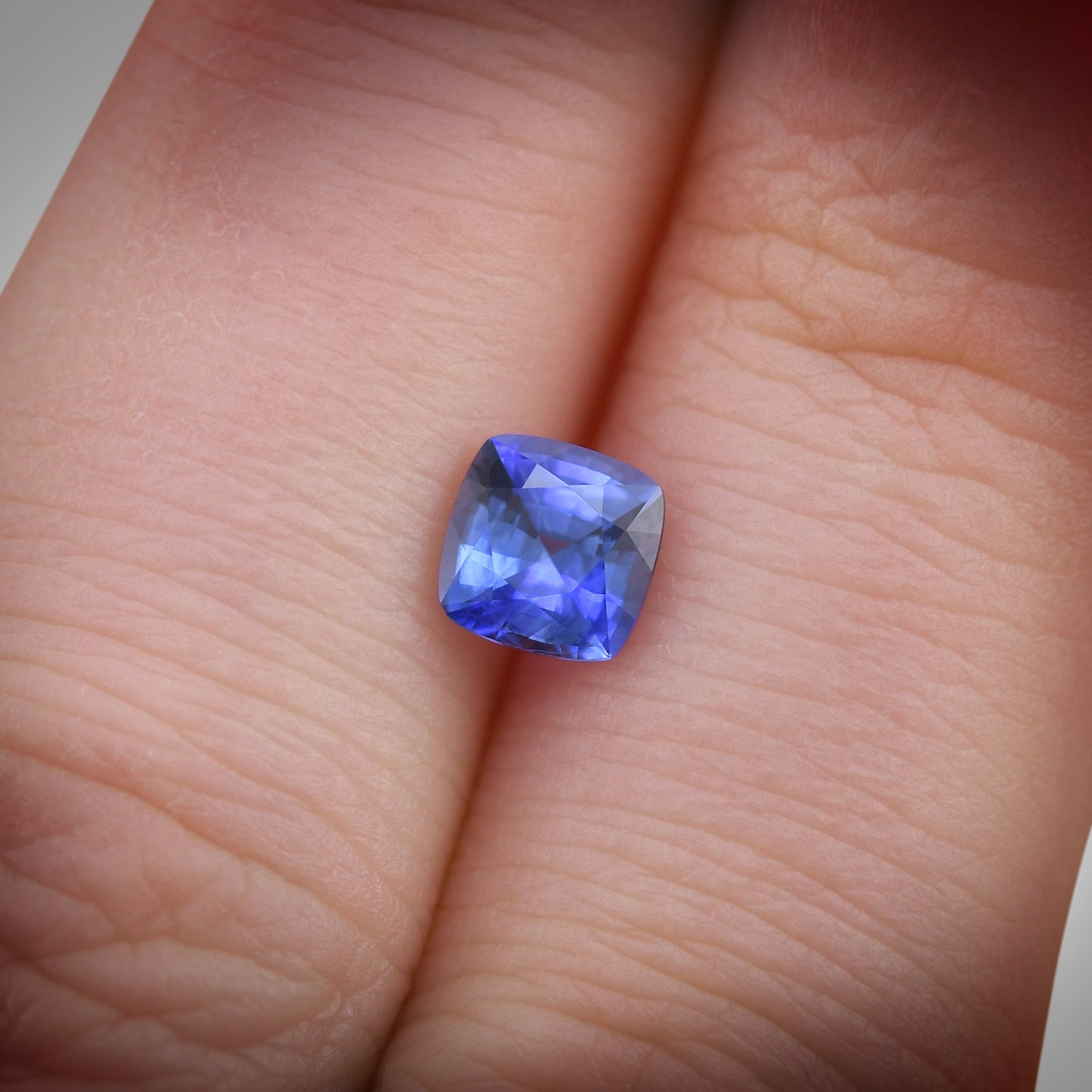 1,00 Karat blauer Kissen-Saphir aus Sri Lanka