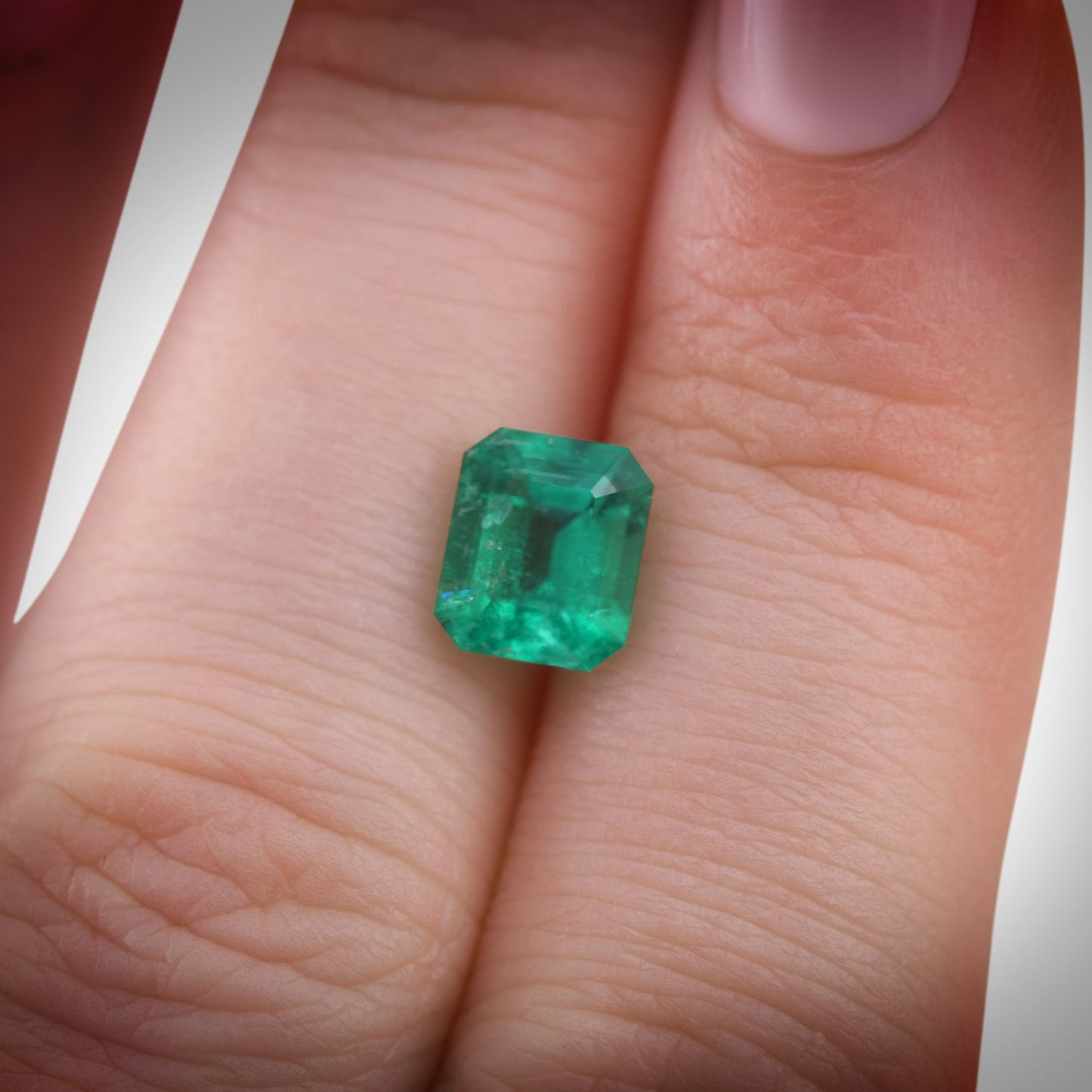 1,40 Karat leuchtend grüner kolumbianischer Smaragd (Smaragd-CD und Muzo)