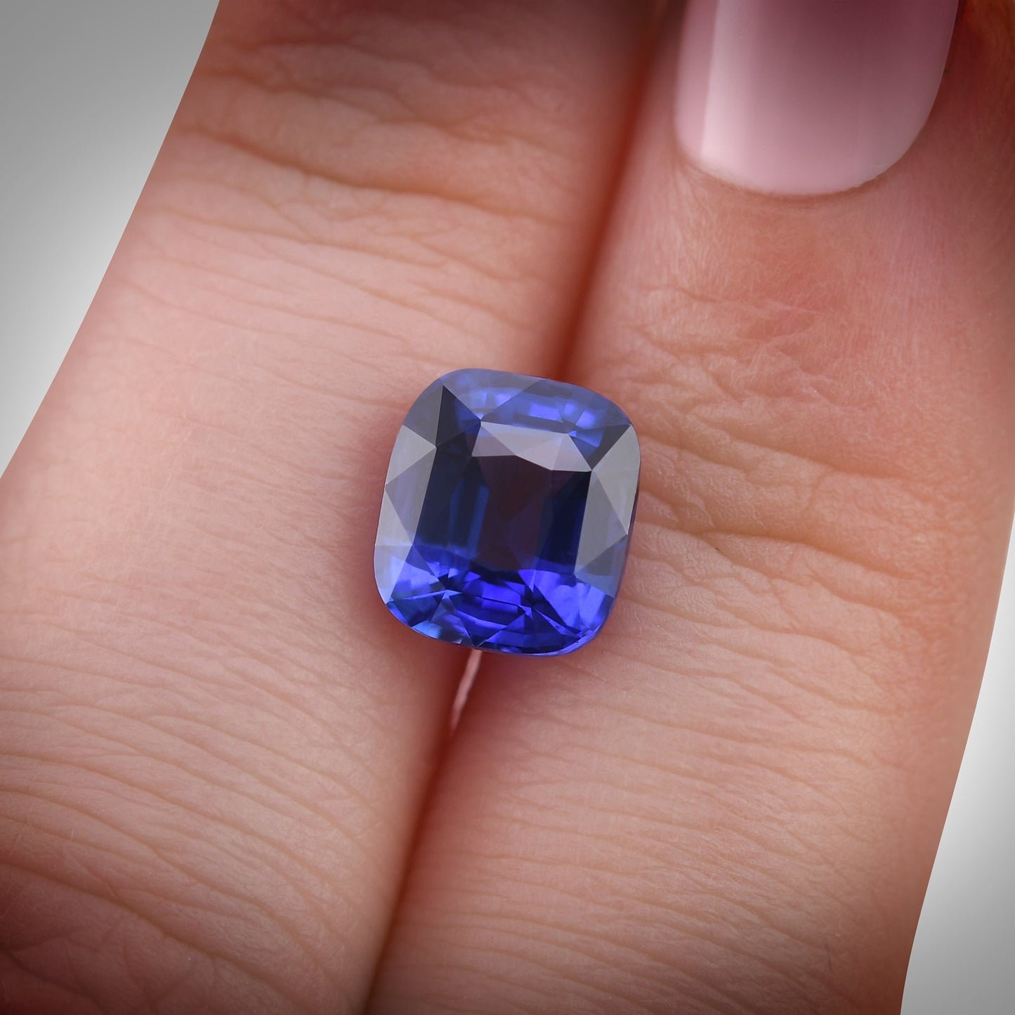 4,03 Karat blauer sri-lankischer Kissen-Saphir CD