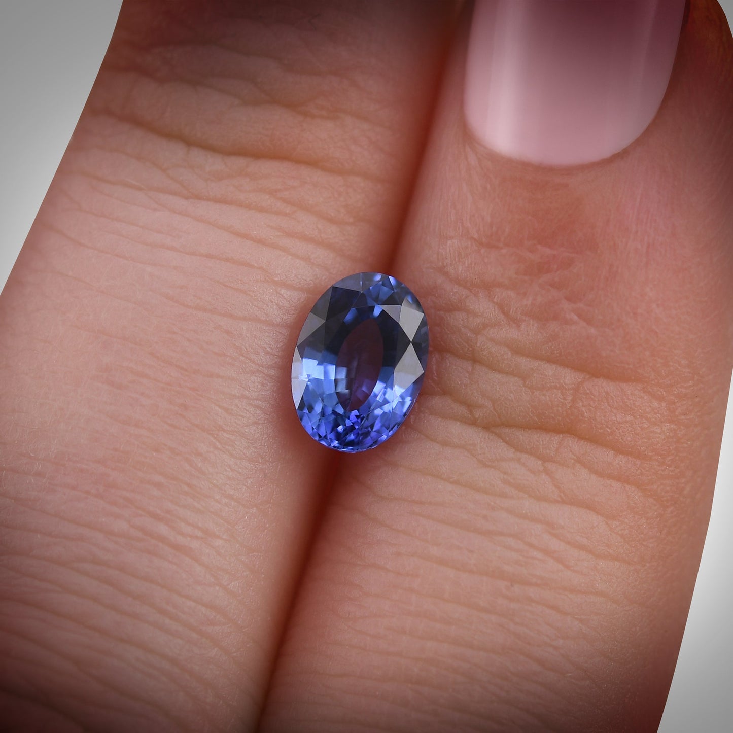 1,30 Karat blauer ovaler Saphir aus Sri Lanka