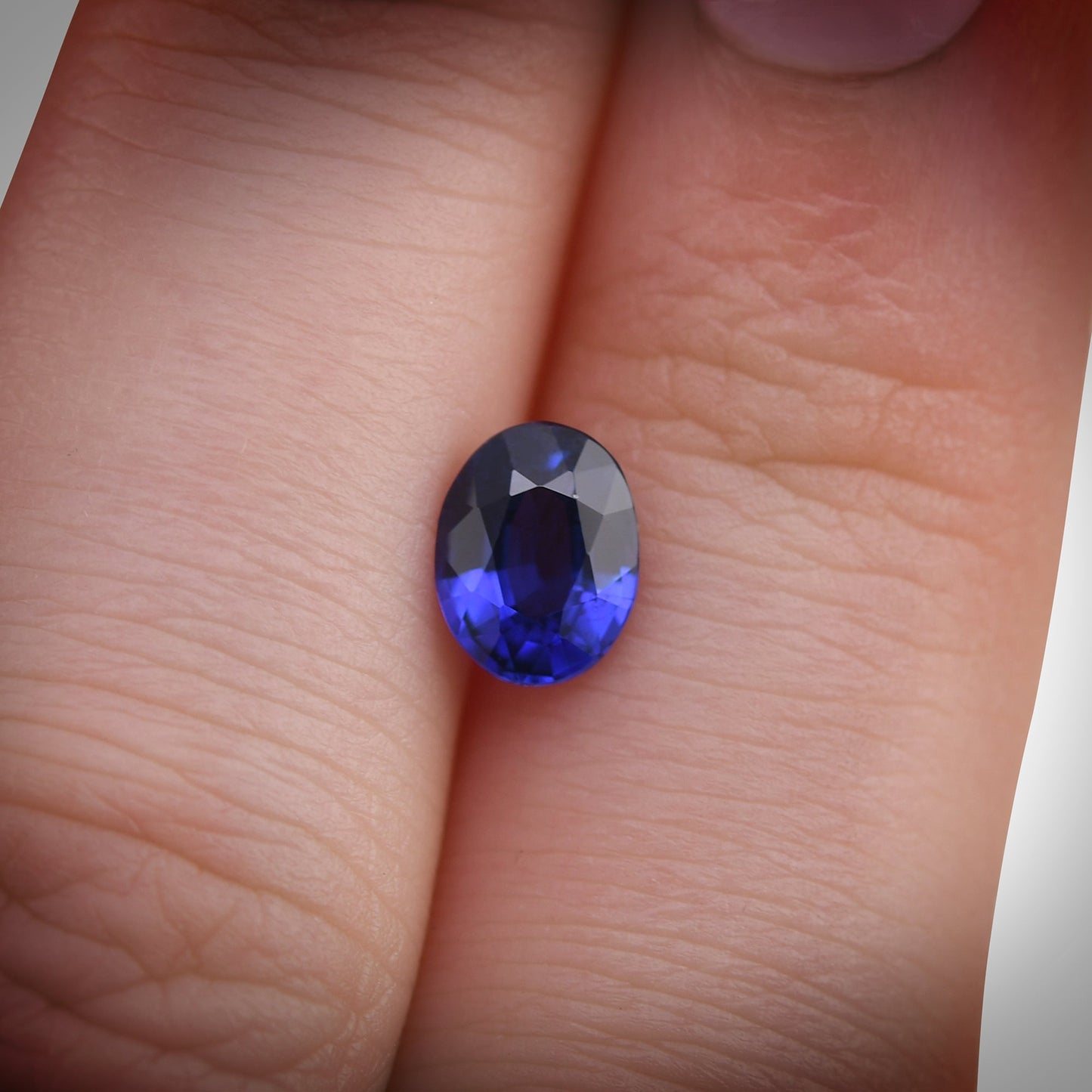 1,12 Karat blauer ovaler Saphir aus Sri Lanka