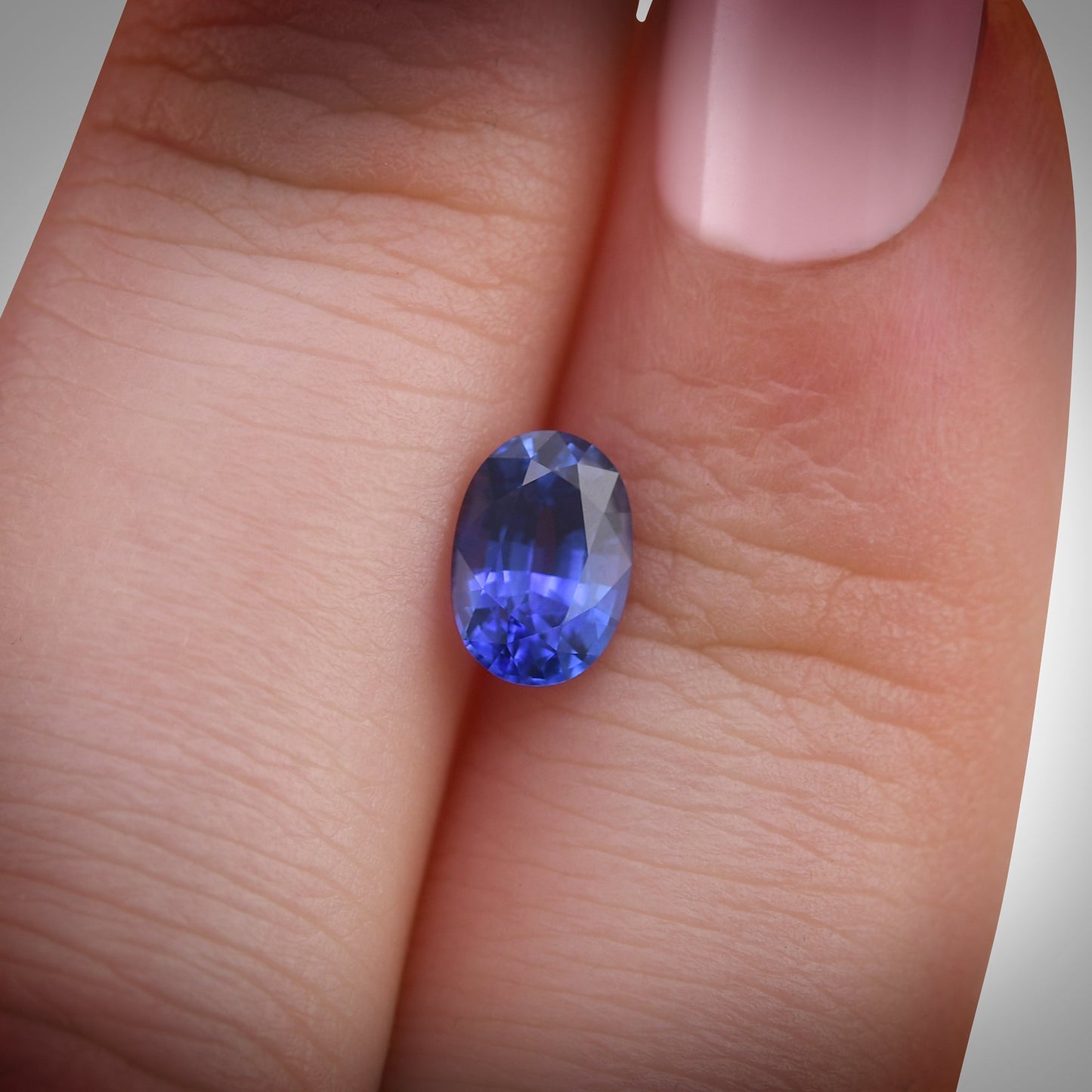 1,04 Karat blauer ovaler Saphir aus Sri Lanka