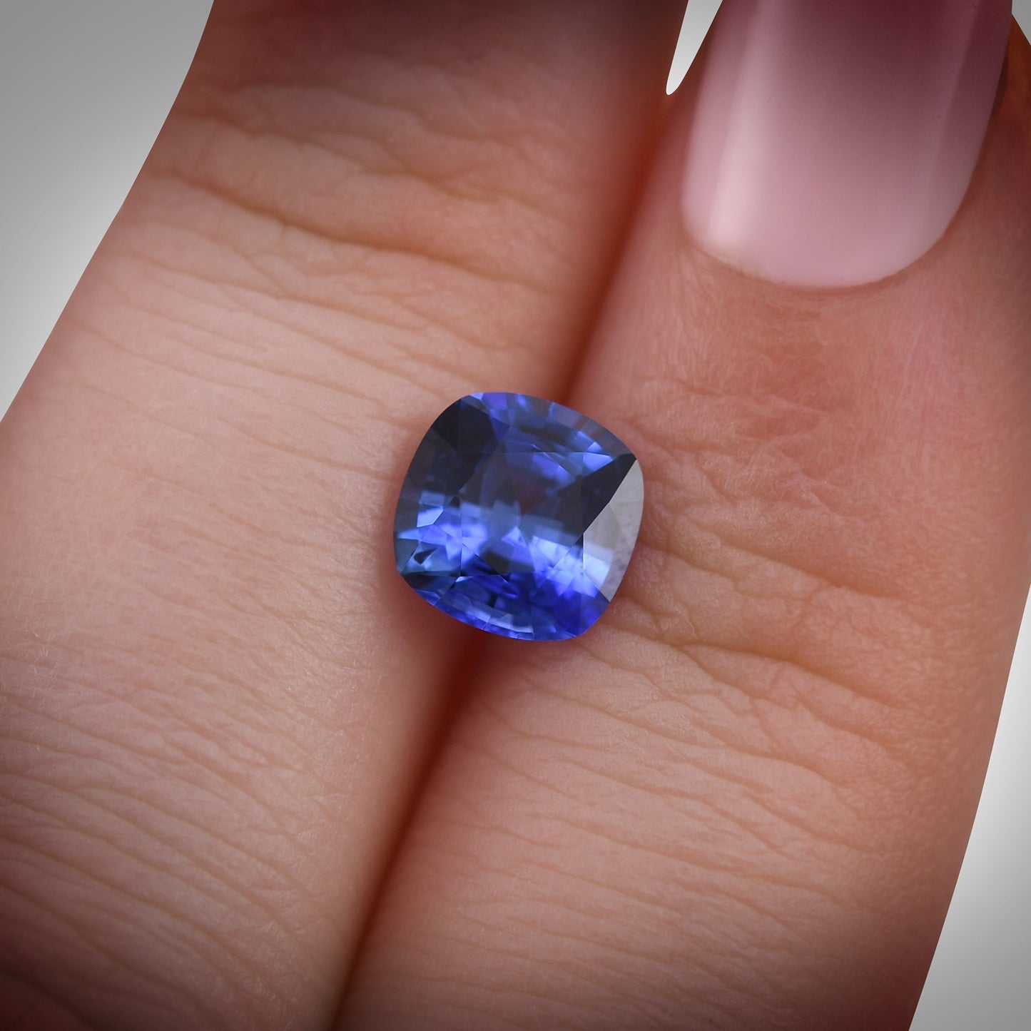 1,68 Karat blauer Kissen-Saphir aus Sri Lanka