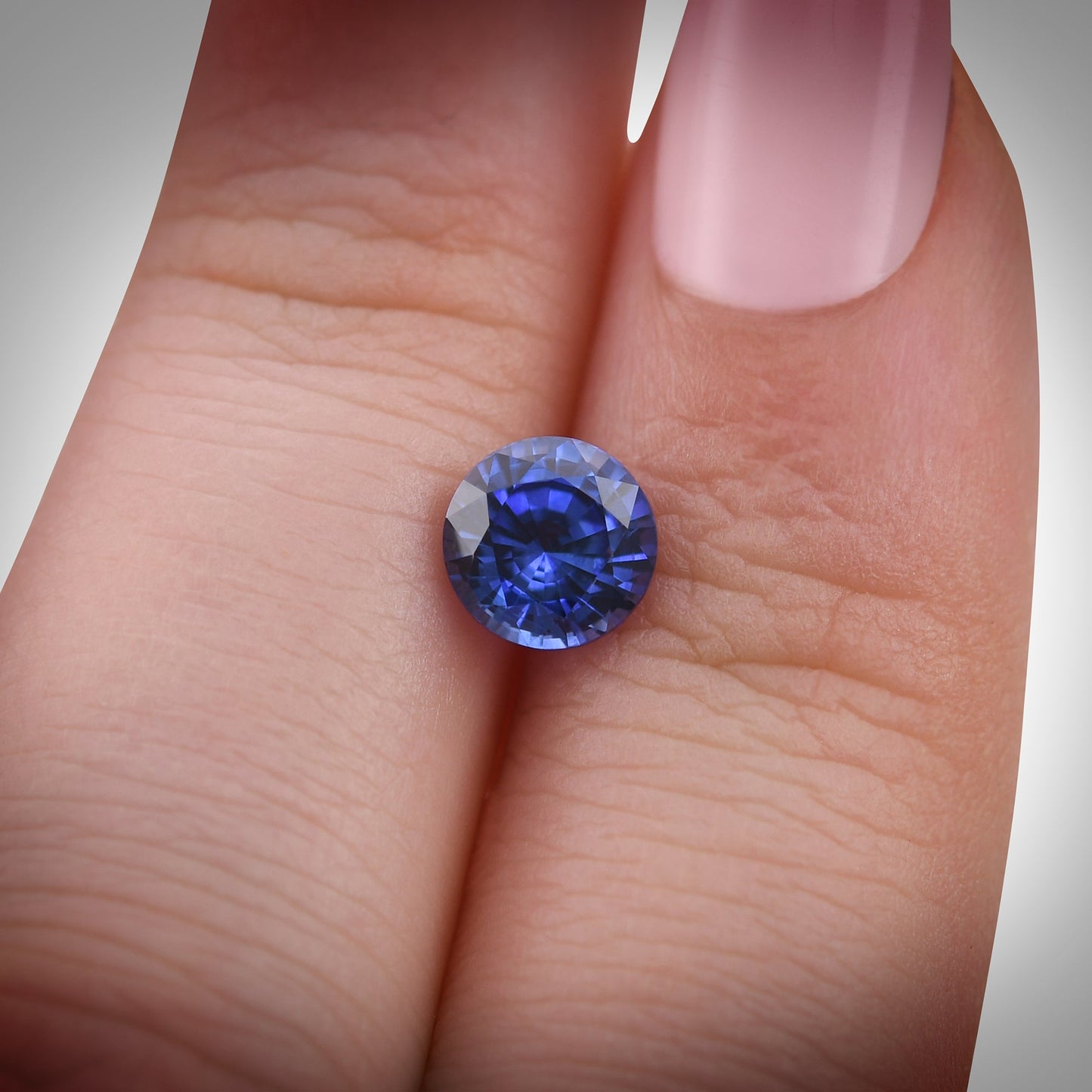 1,46 Karat blauer runder Saphir aus Sri Lanka