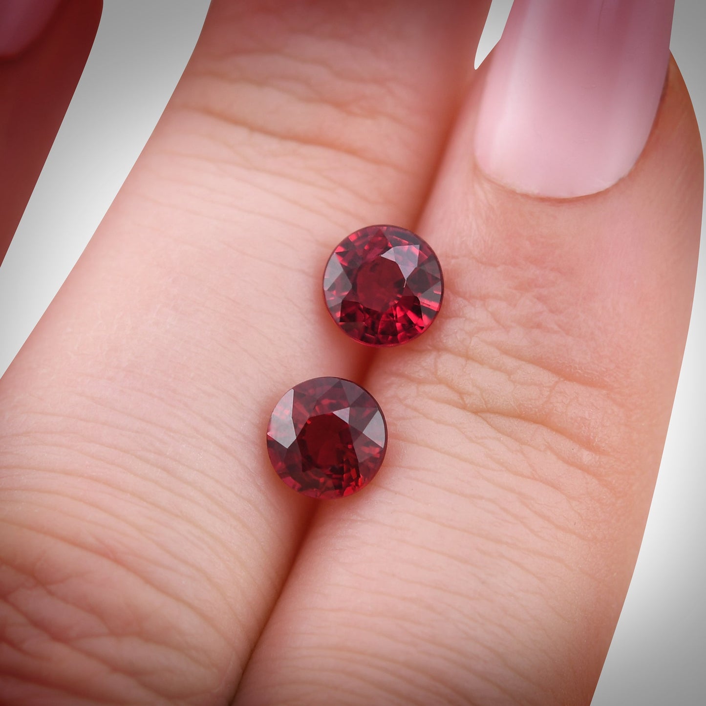2,19 Karat roter runder Rubin aus Mosambik