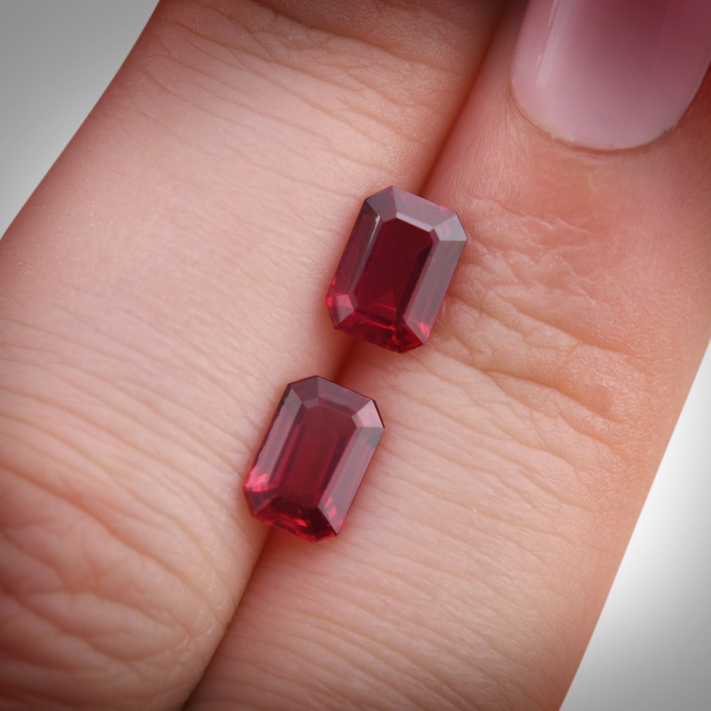 2,27 Karat roter Mosambik-Smaragd-Rubin