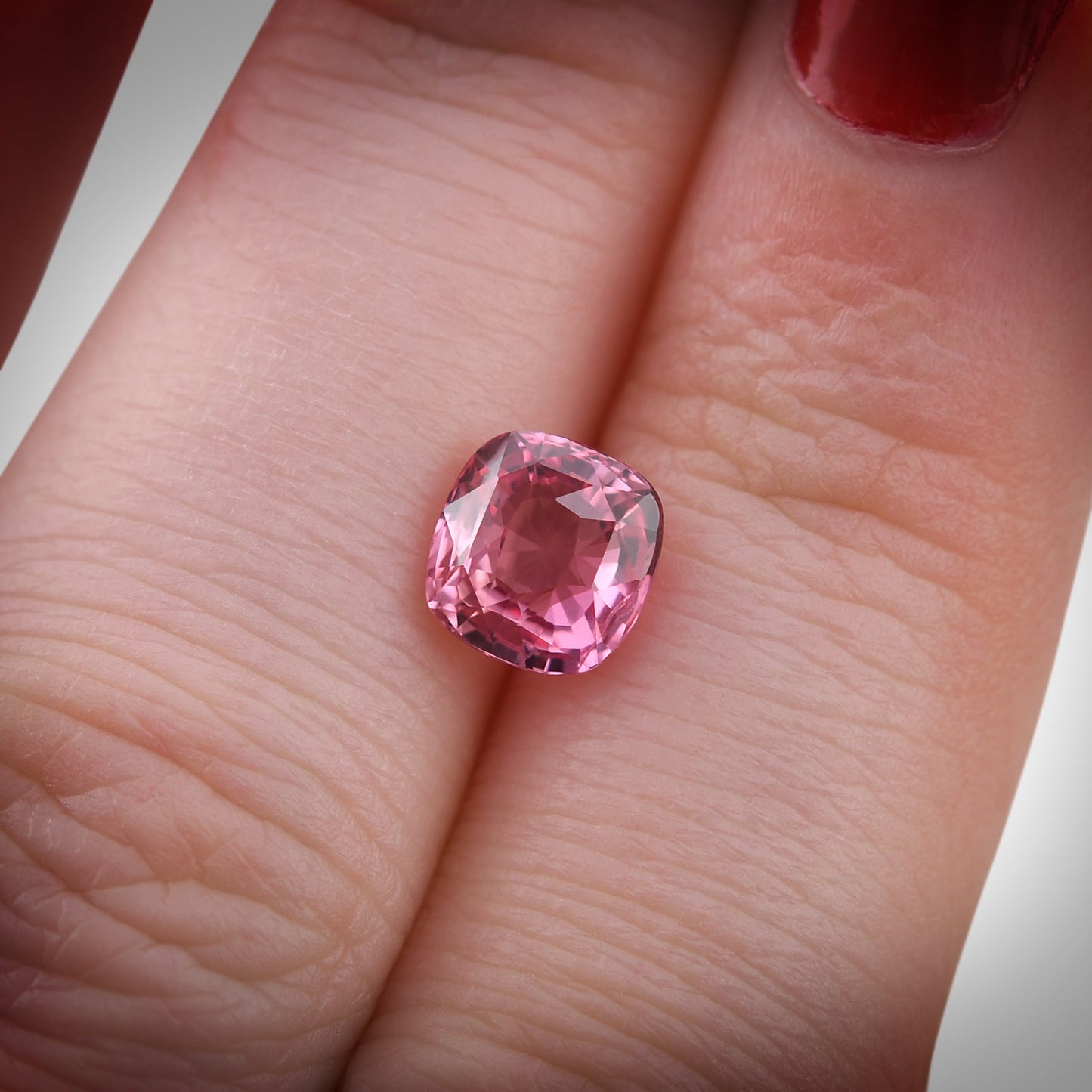 2,05 Karat rosa Madagaskar Kissen-Saphir GRS Natur Padparadscha