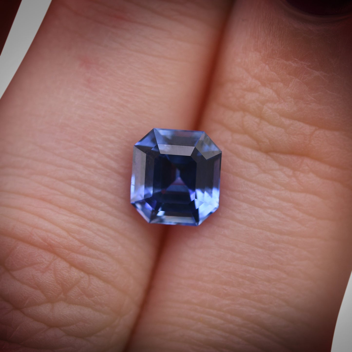 2,40 Karat blauer Asscher-Saphir aus Sri Lanka