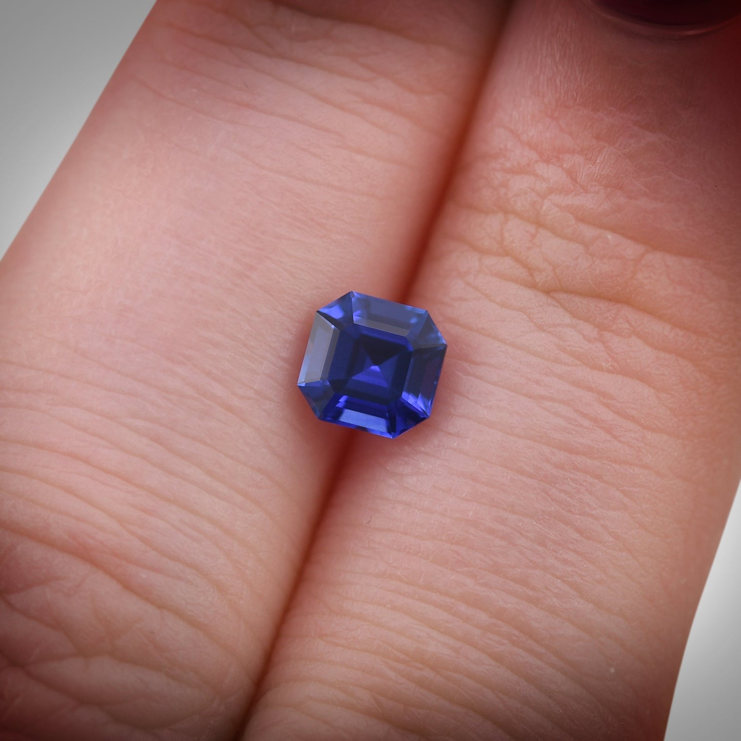 1,06 Karat blauer Asscher-Saphir aus SRI LANK
