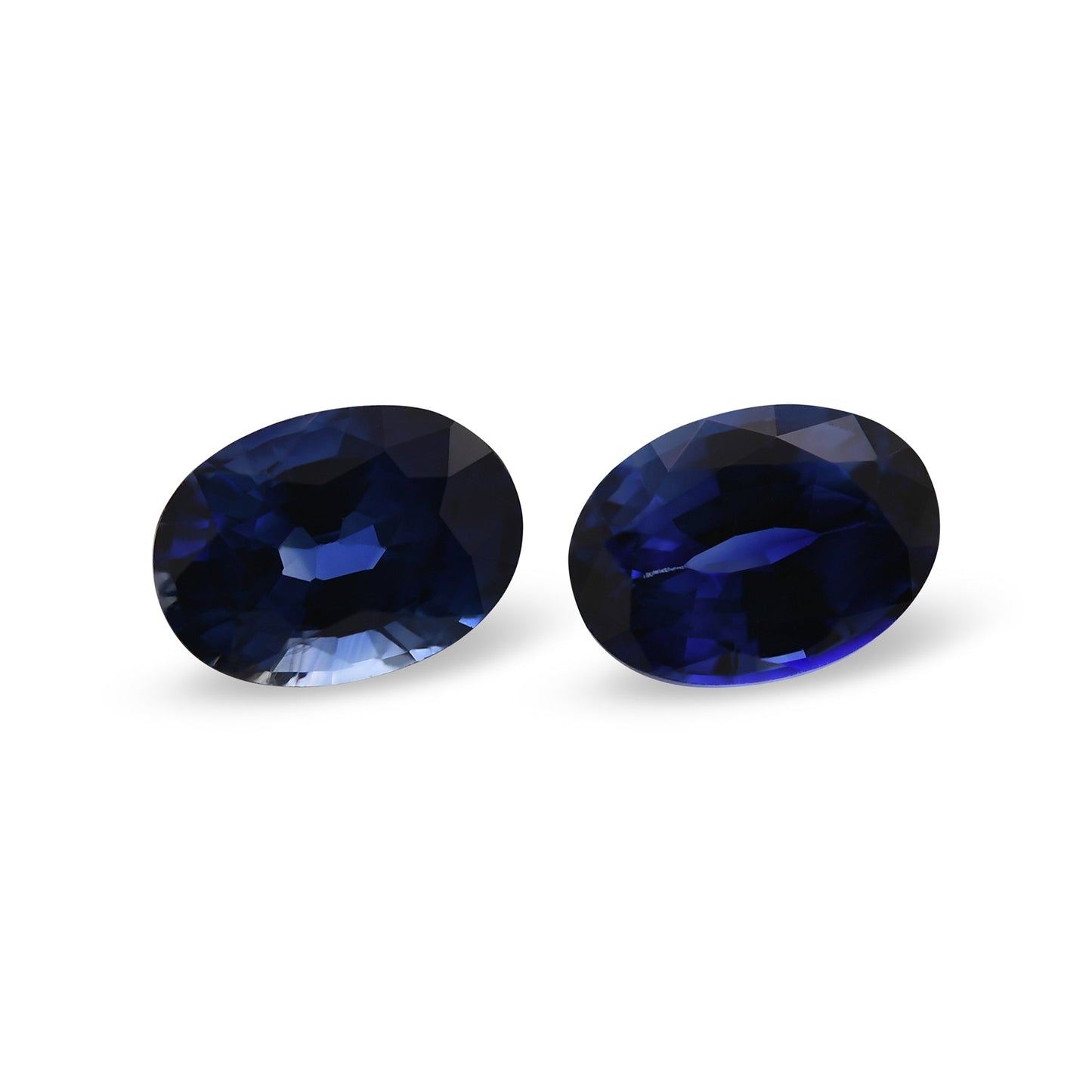 2,45 Karat blauer ovaler Saphir aus Sri Lanka