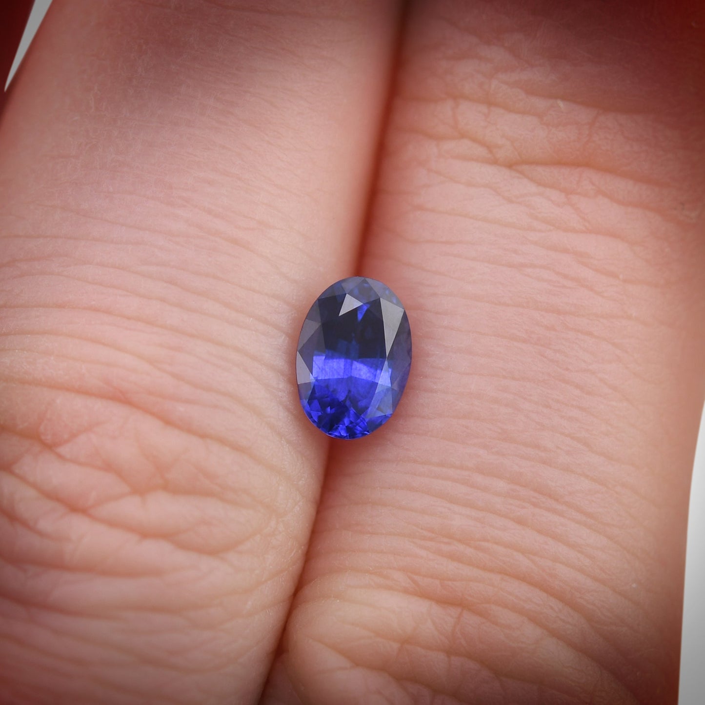 0,95 Karat blauer ovaler Saphir aus Sri Lanka