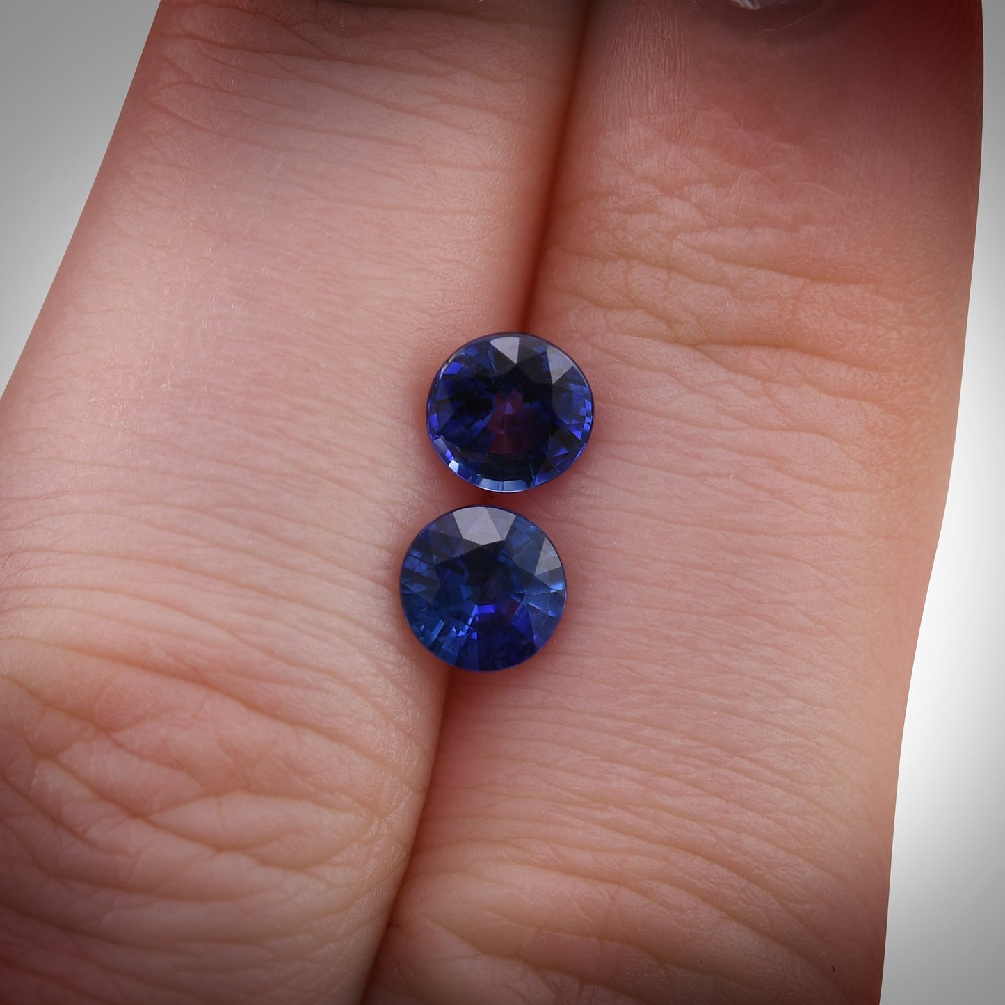 1,78 Karat blauer runder Saphir aus Sri Lanka