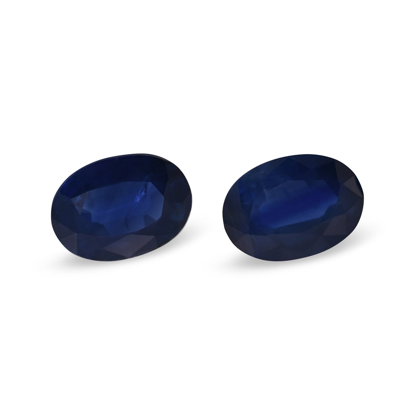 2,04 Karat blauer ovaler Saphir aus Thailand