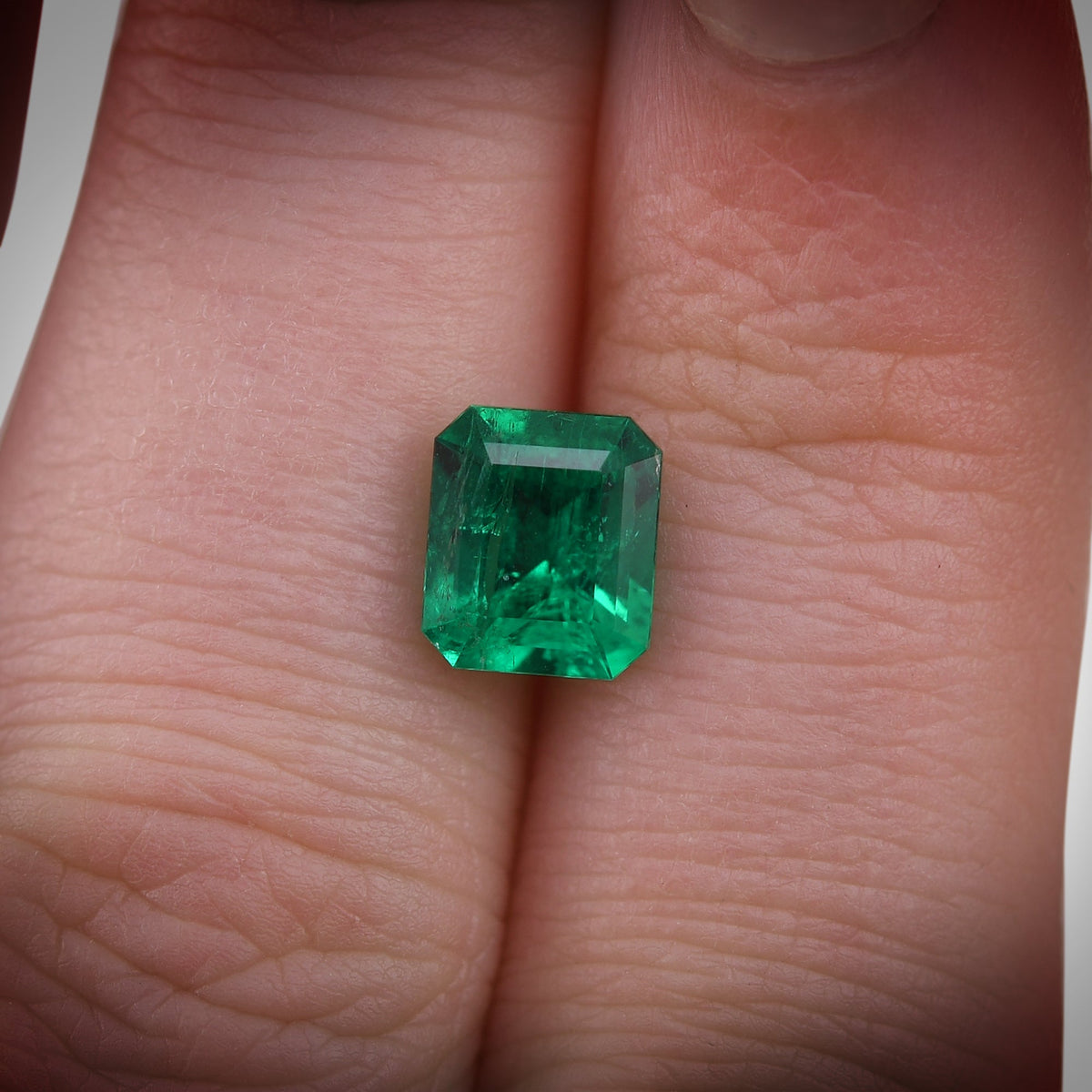 Smaragd | 1,64 ct | Grün | MUZO | Ref. 659679